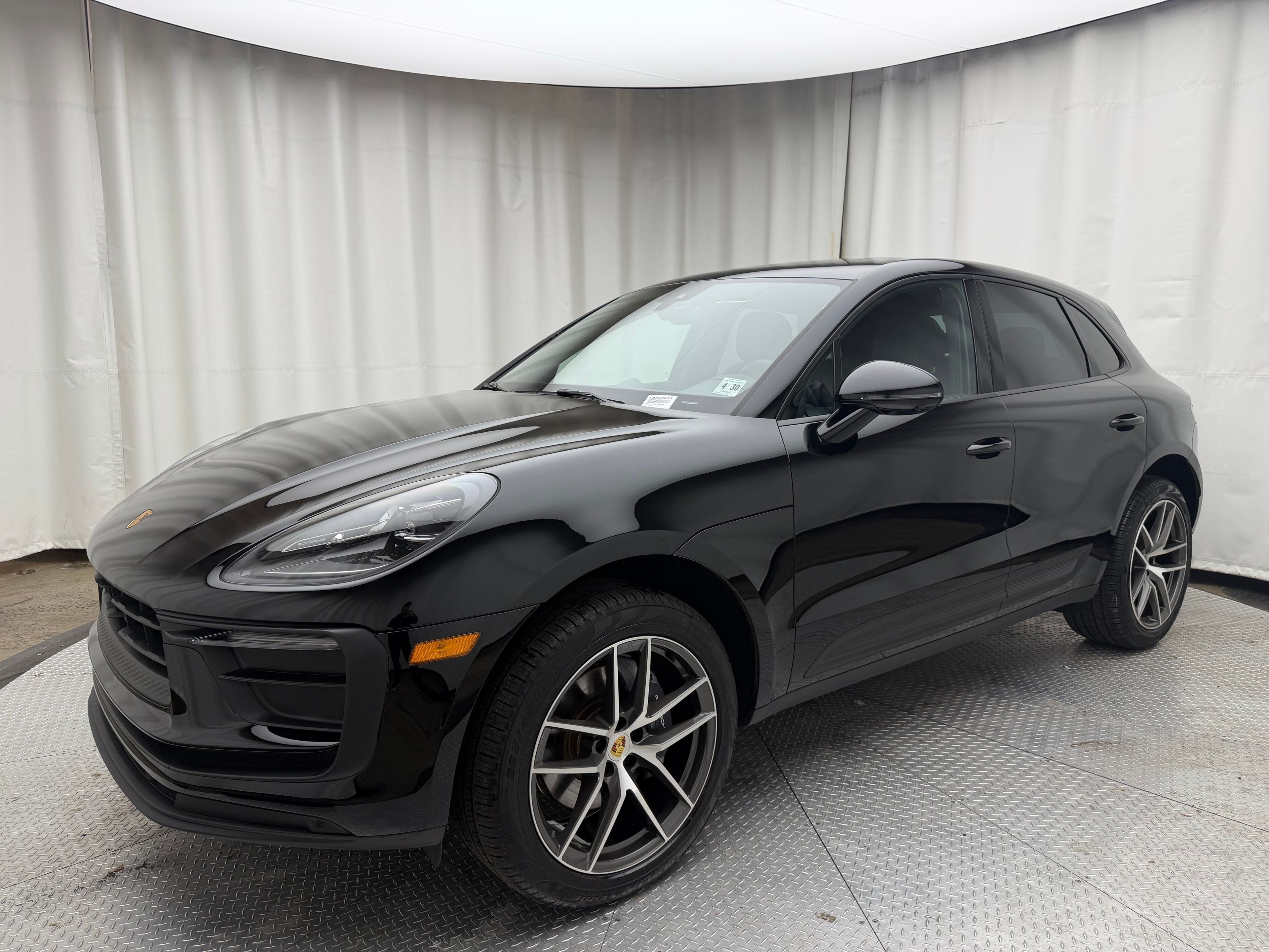 Thumbnail: 2025 Porsche Macan - 1