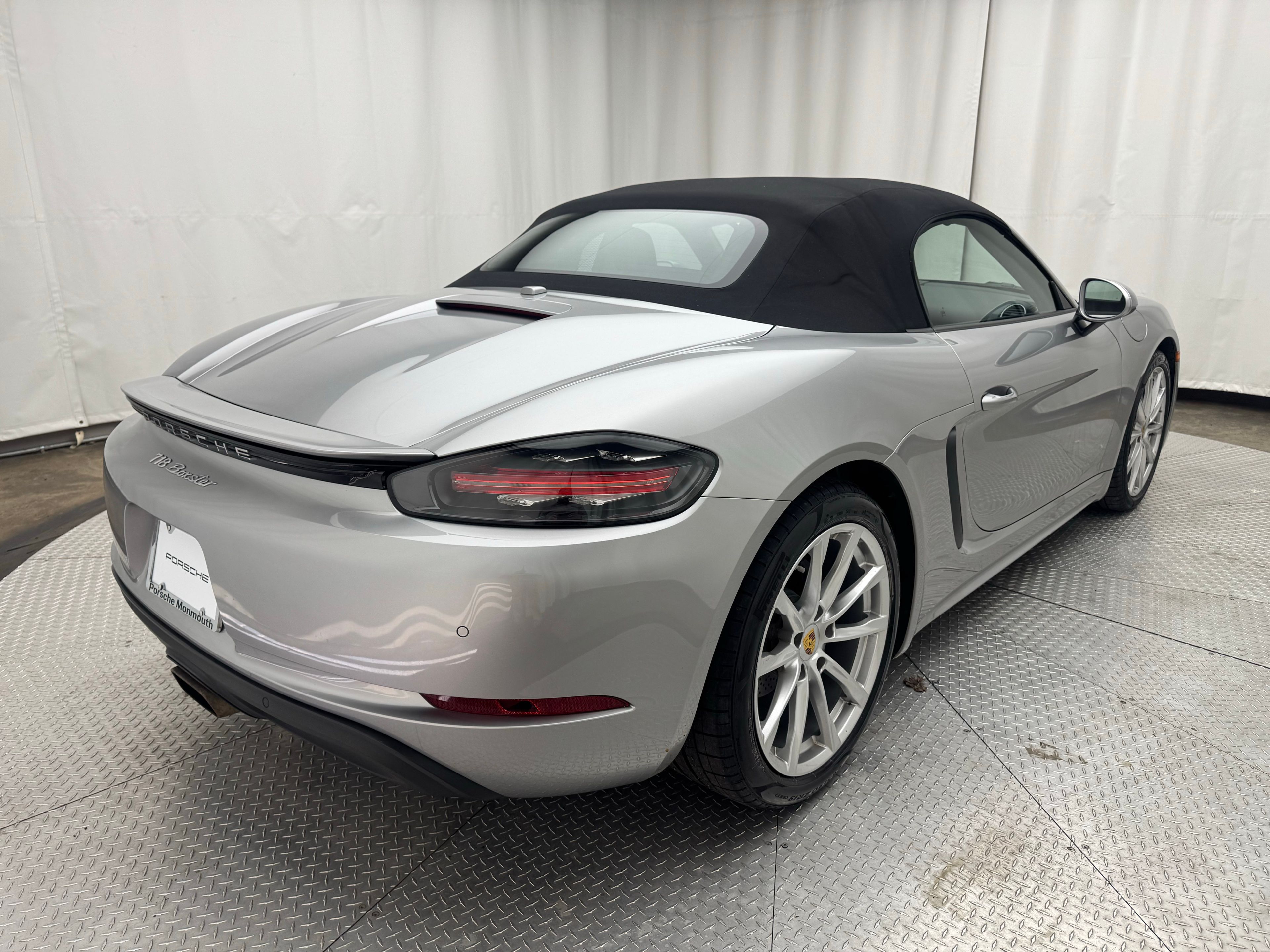 Thumbnail: 2017 Porsche 718 Boxster - 14