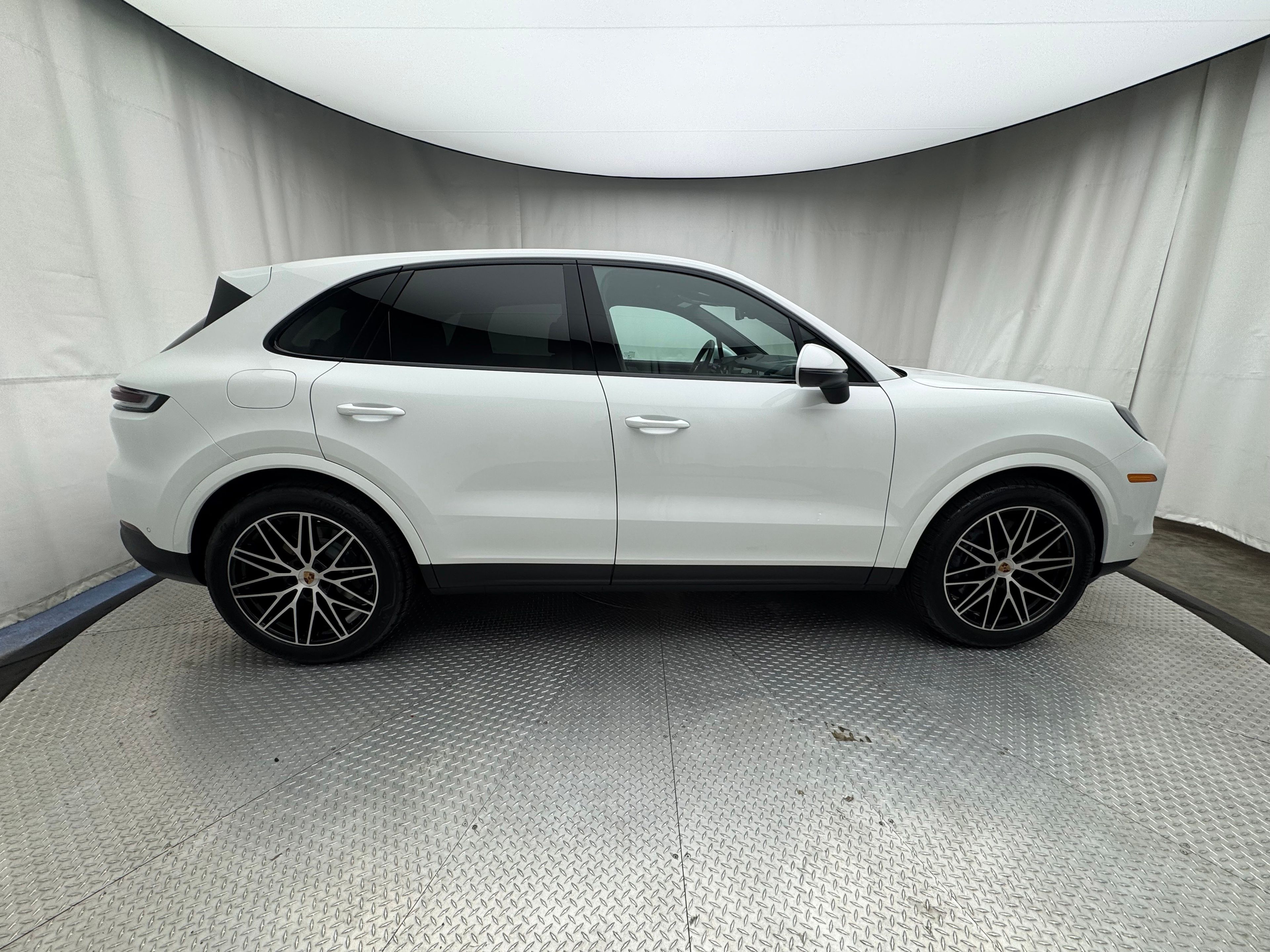 Thumbnail: 2026 Porsche Cayenne - 15