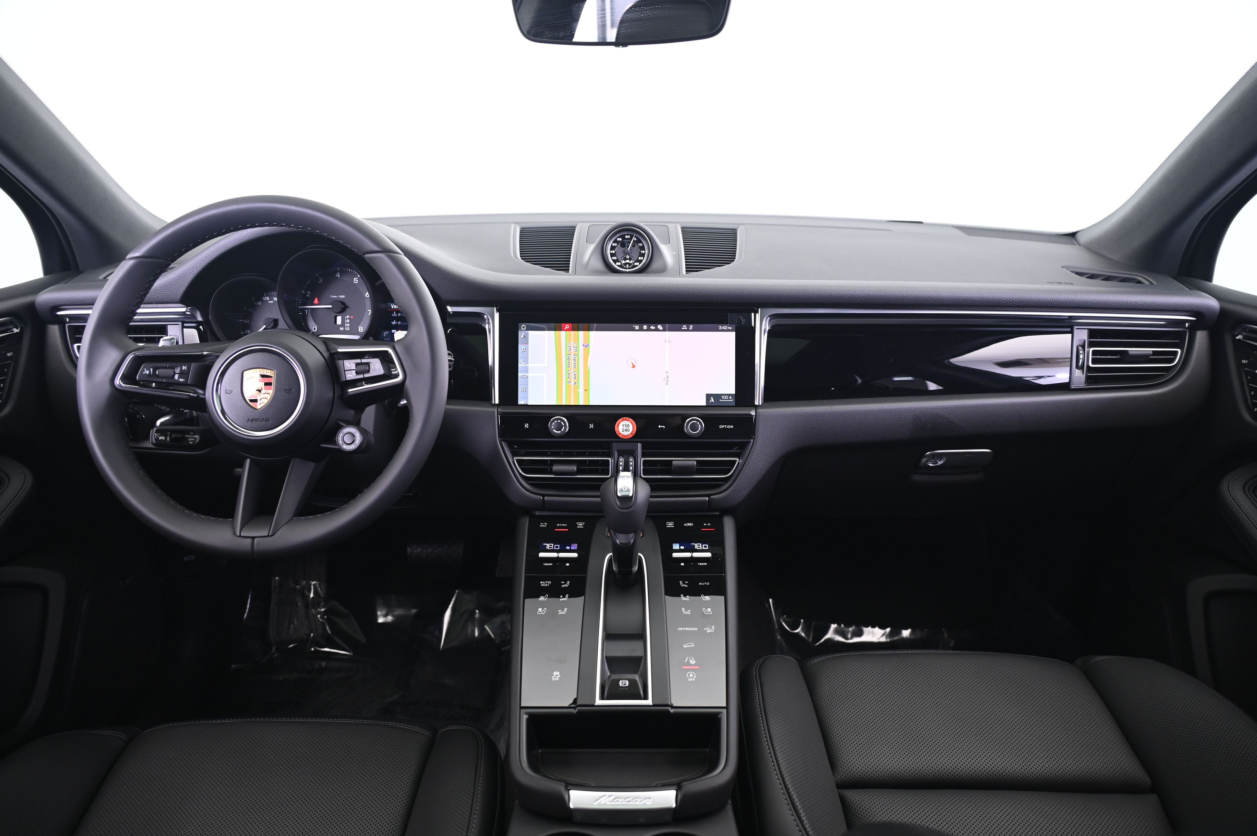 Thumbnail: 2026 Porsche Macan - 31