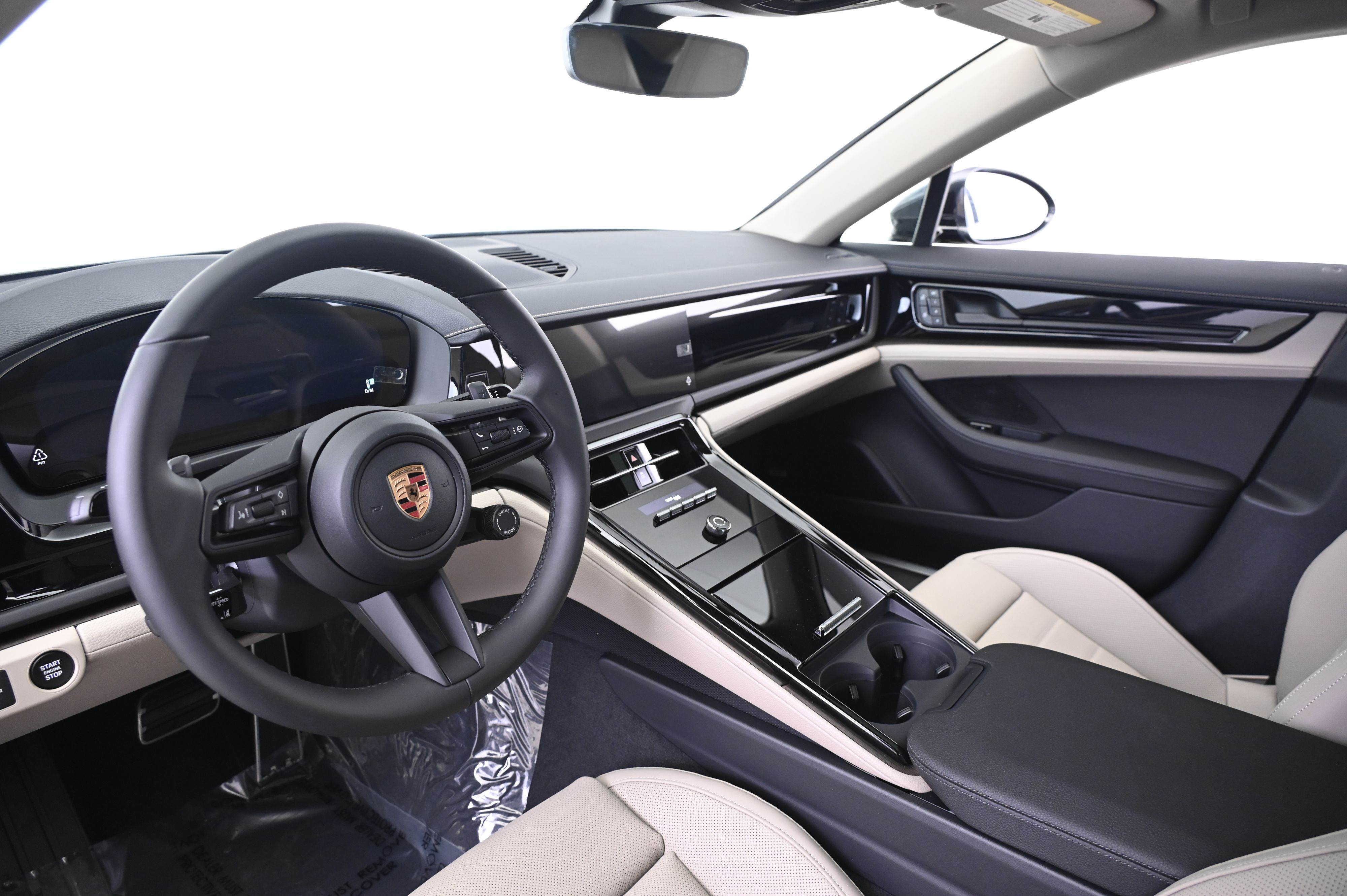 Thumbnail: 2026 Porsche Panamera - 28