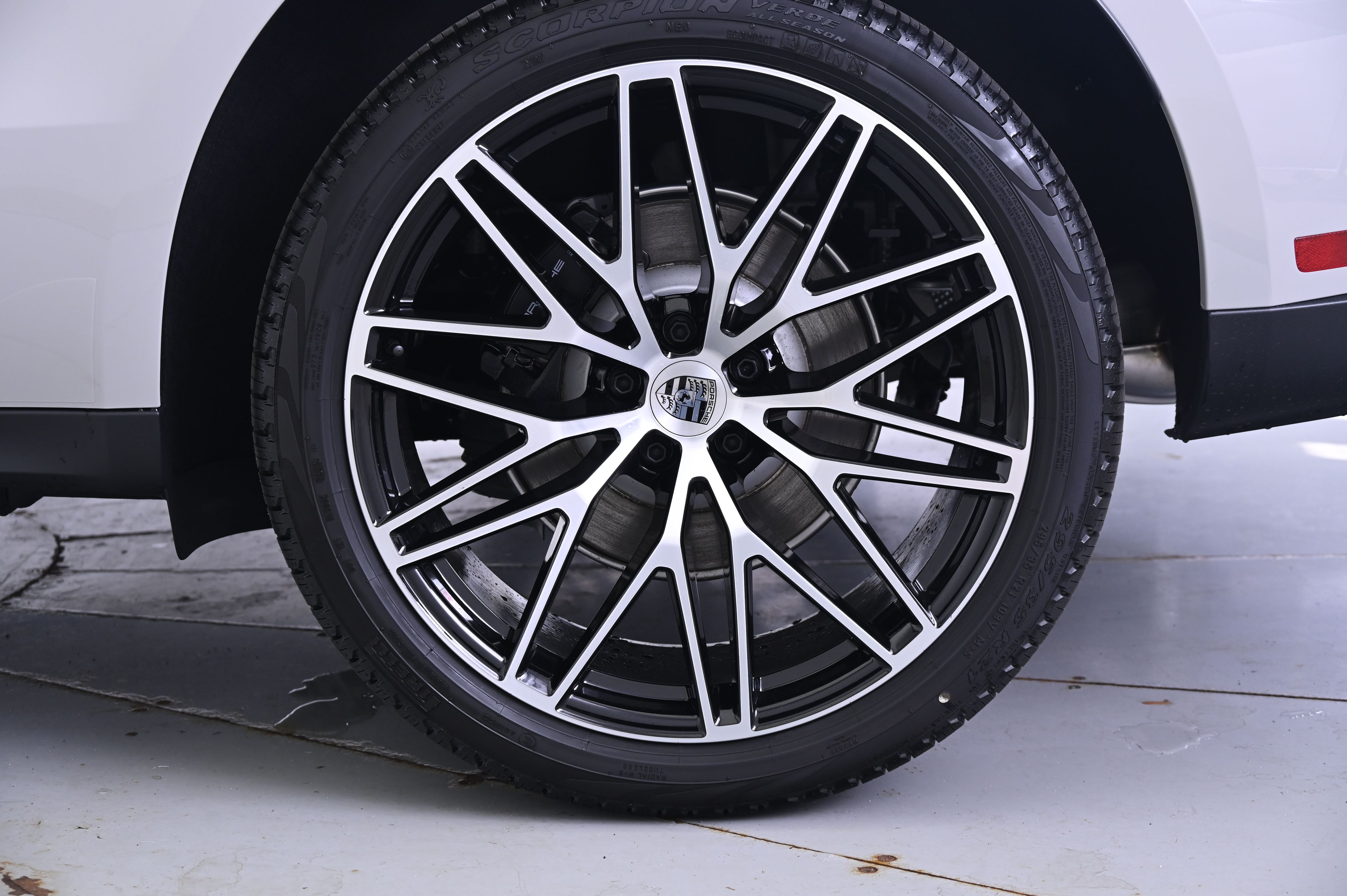 Thumbnail: 2026 Porsche Macan - 12