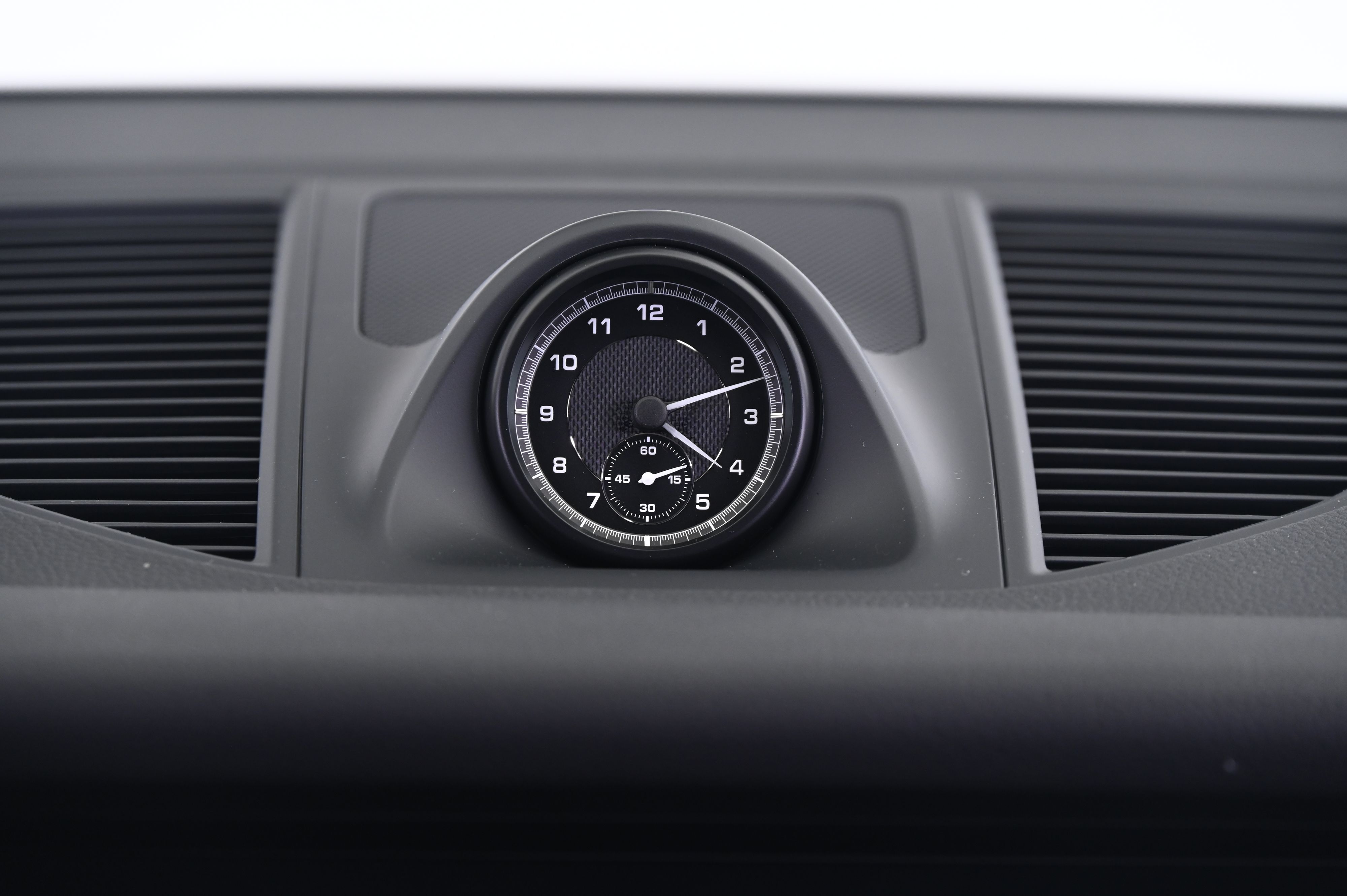 Thumbnail: 2026 Porsche Macan - 32