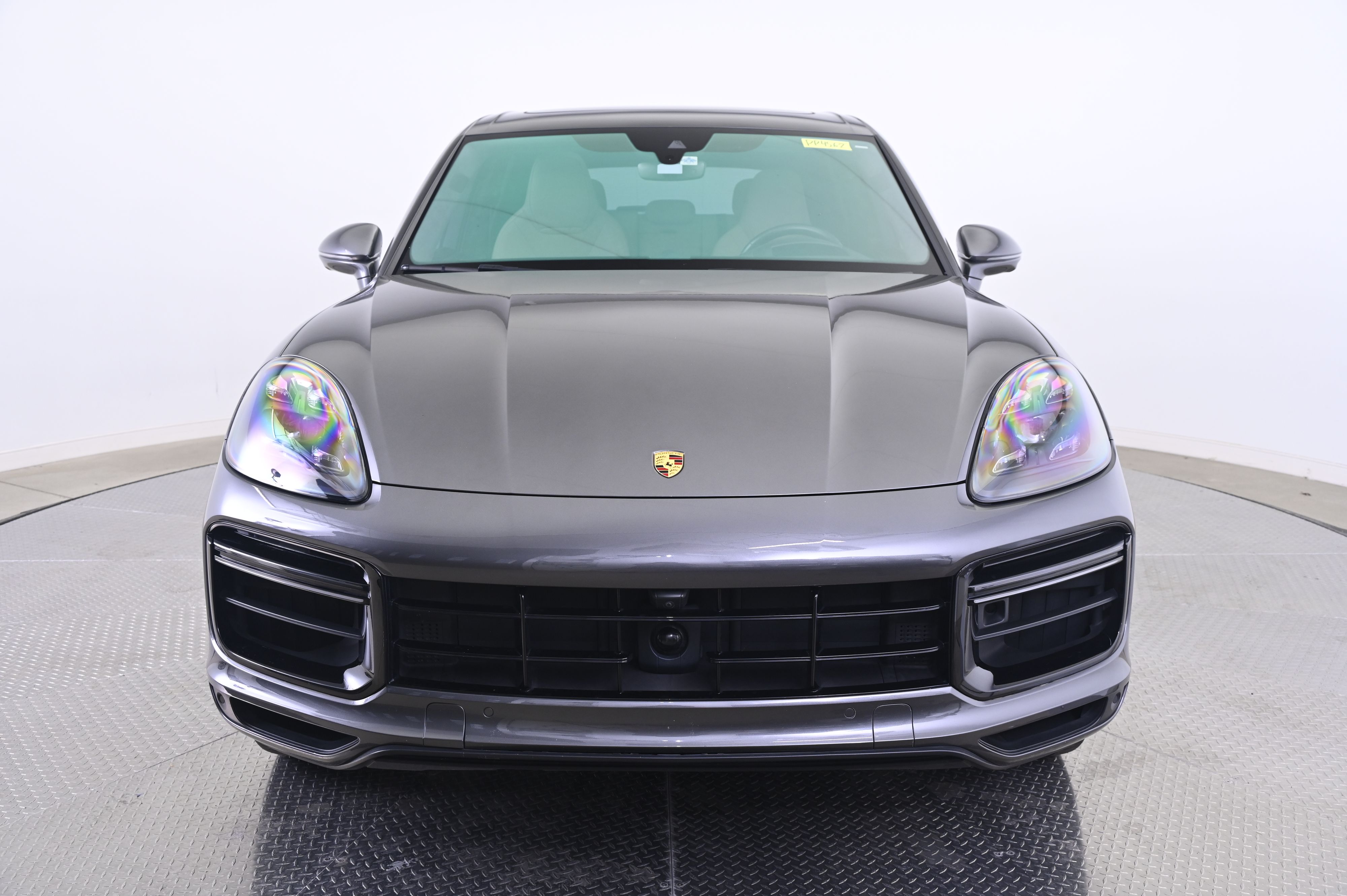 Thumbnail: 2023 Porsche Cayenne - 10