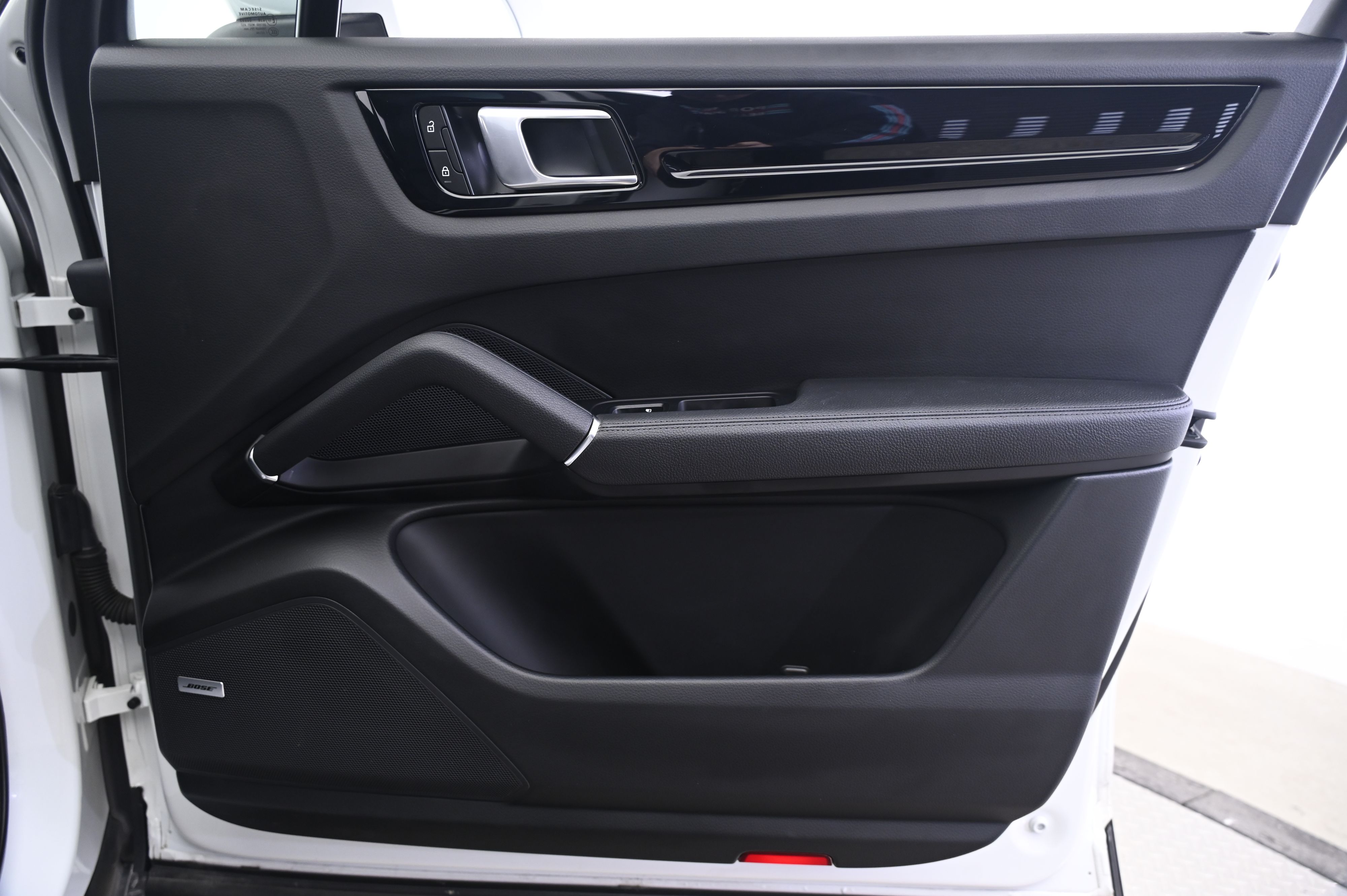 Thumbnail: 2022 Porsche Cayenne - 20