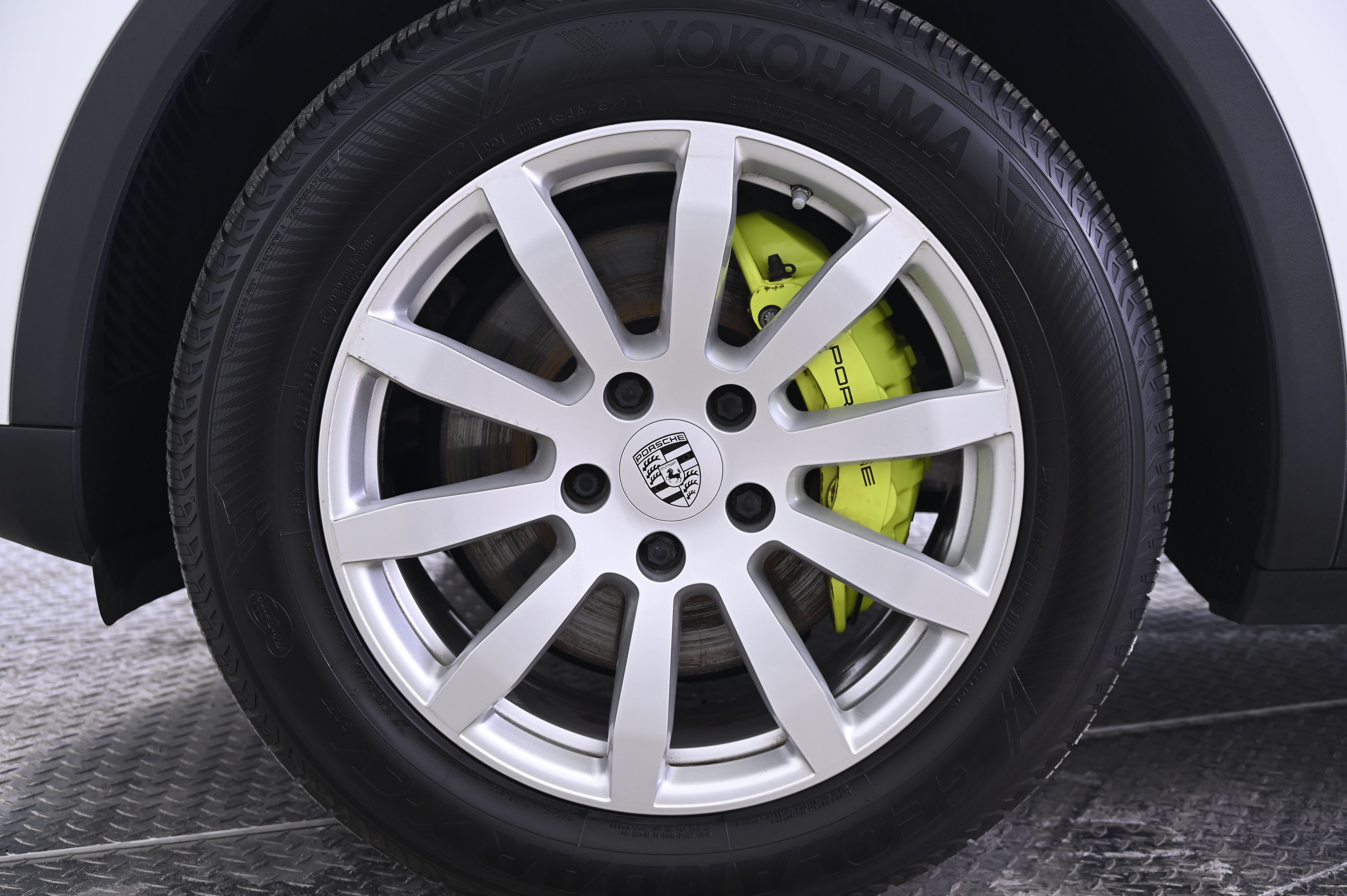 Thumbnail: 2022 Porsche Cayenne - 11