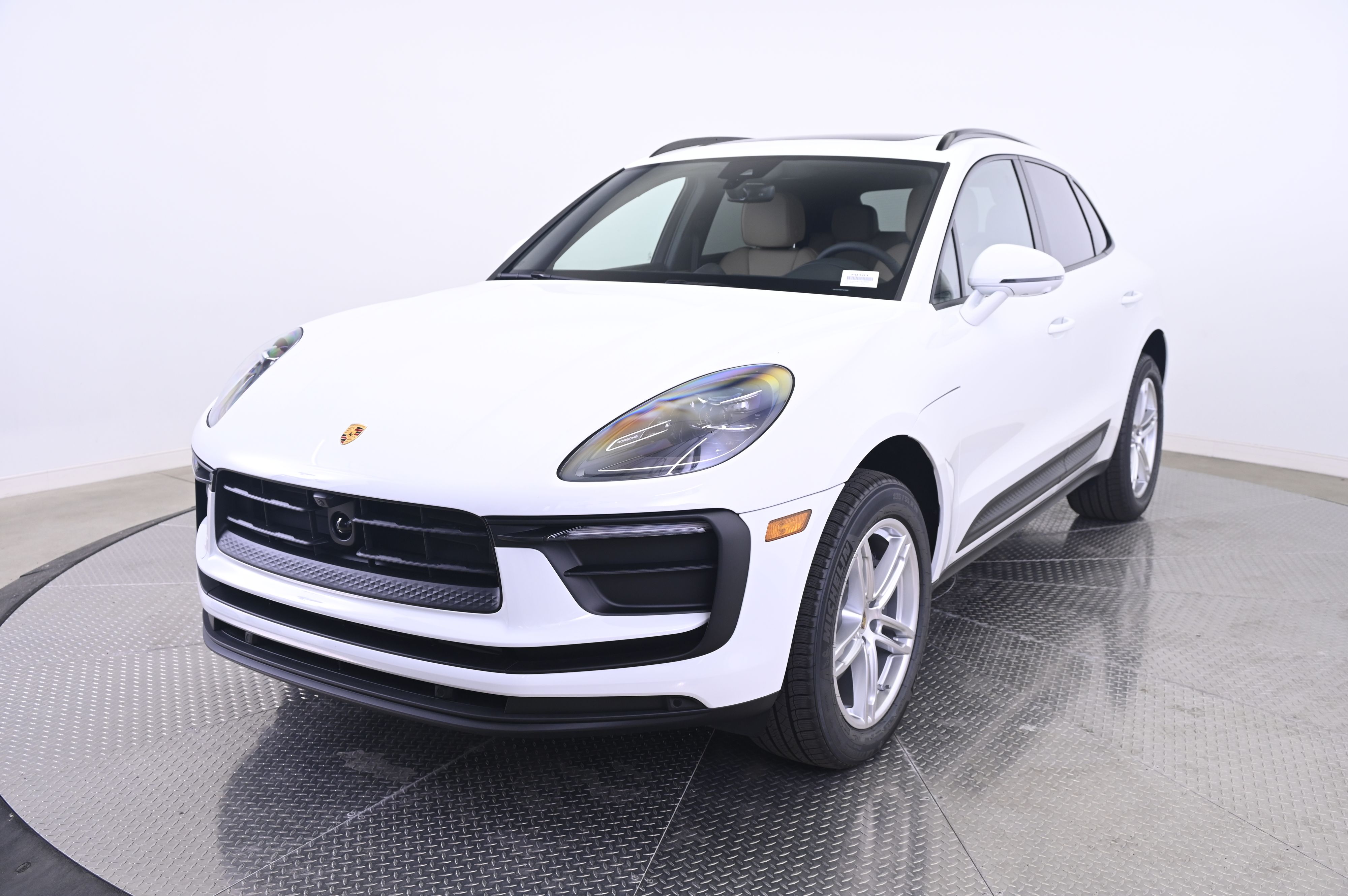 Thumbnail: 2026 Porsche Macan - 1