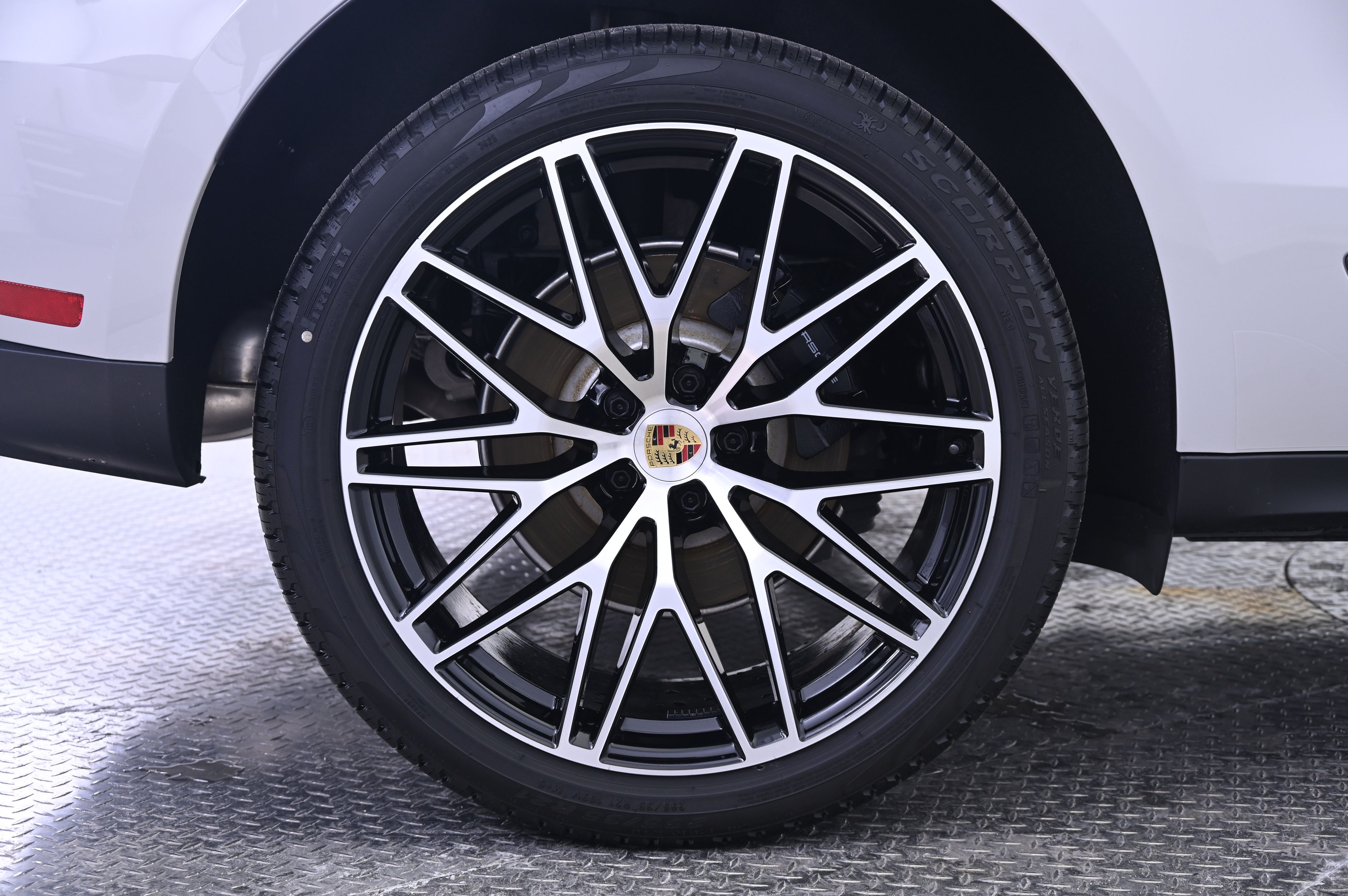 Thumbnail: 2026 Porsche Macan - 13