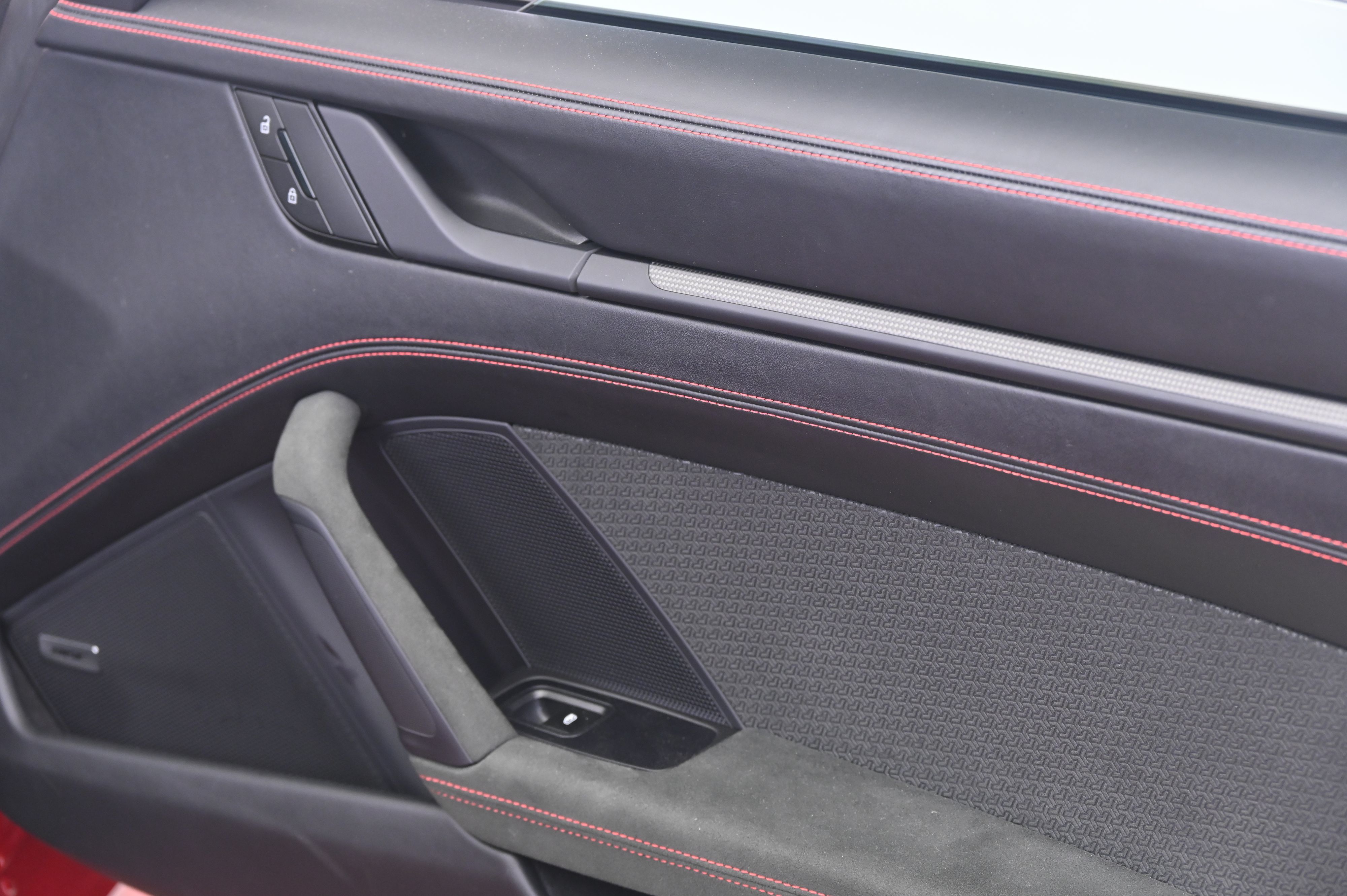Thumbnail: 2025 Porsche 911 - 20