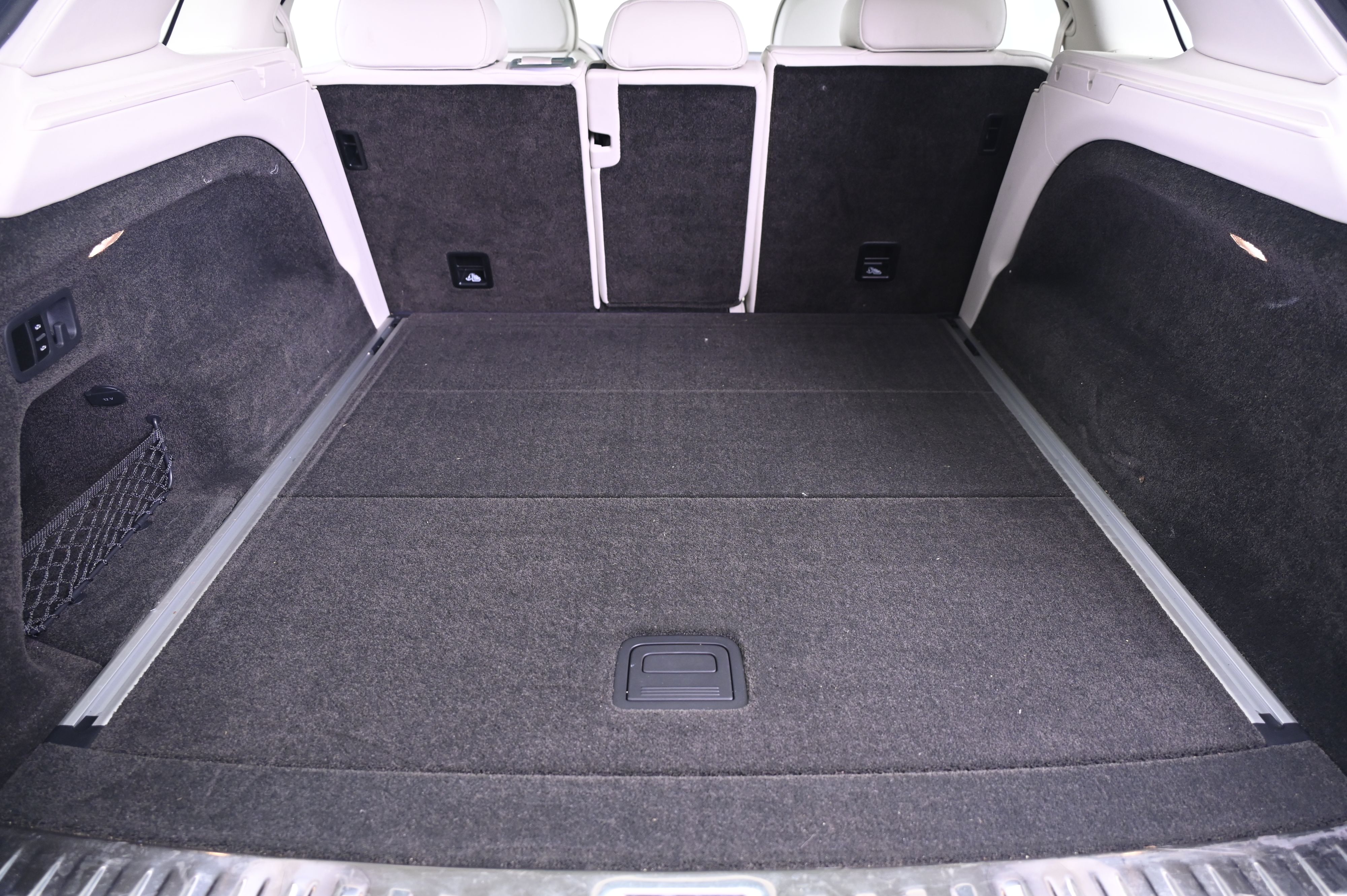 Thumbnail: 2019 Bentley Bentayga - 15