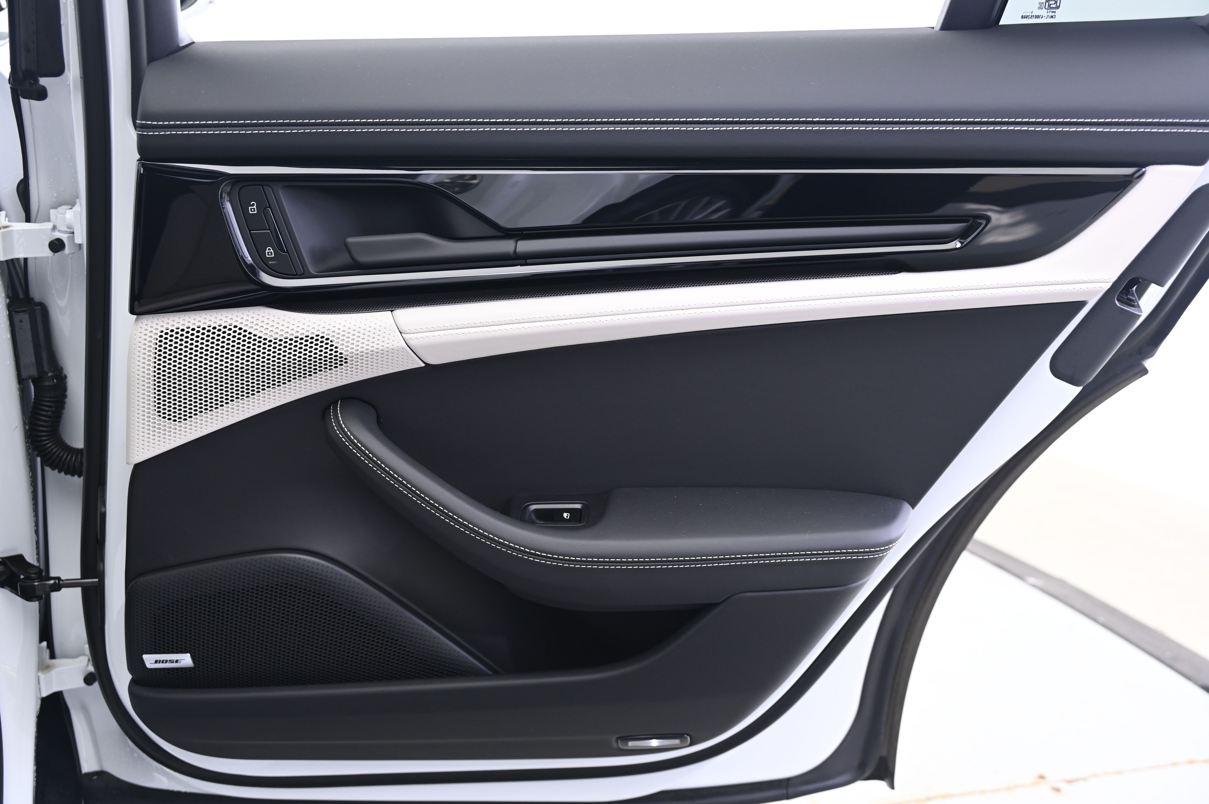 Thumbnail: 2025 Porsche Panamera - 16