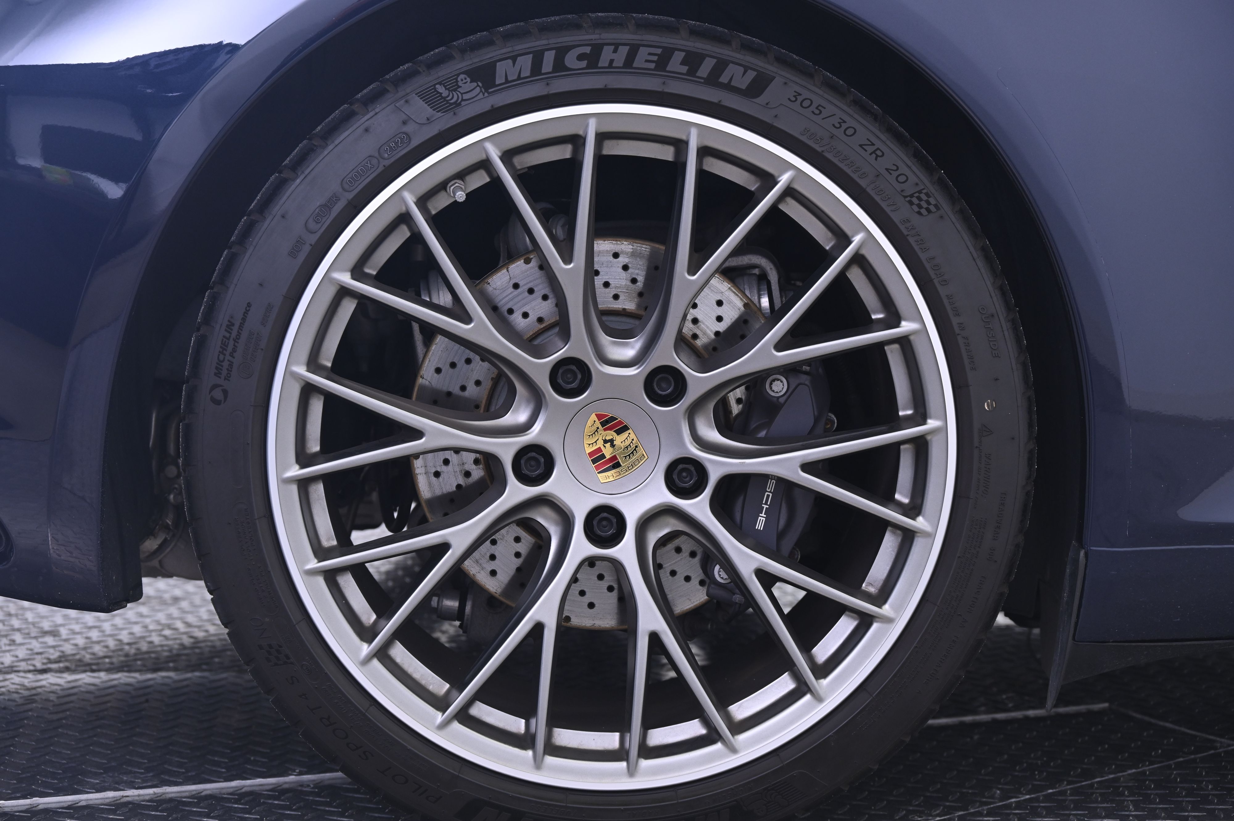 Thumbnail: 2019 Porsche 911 - 13