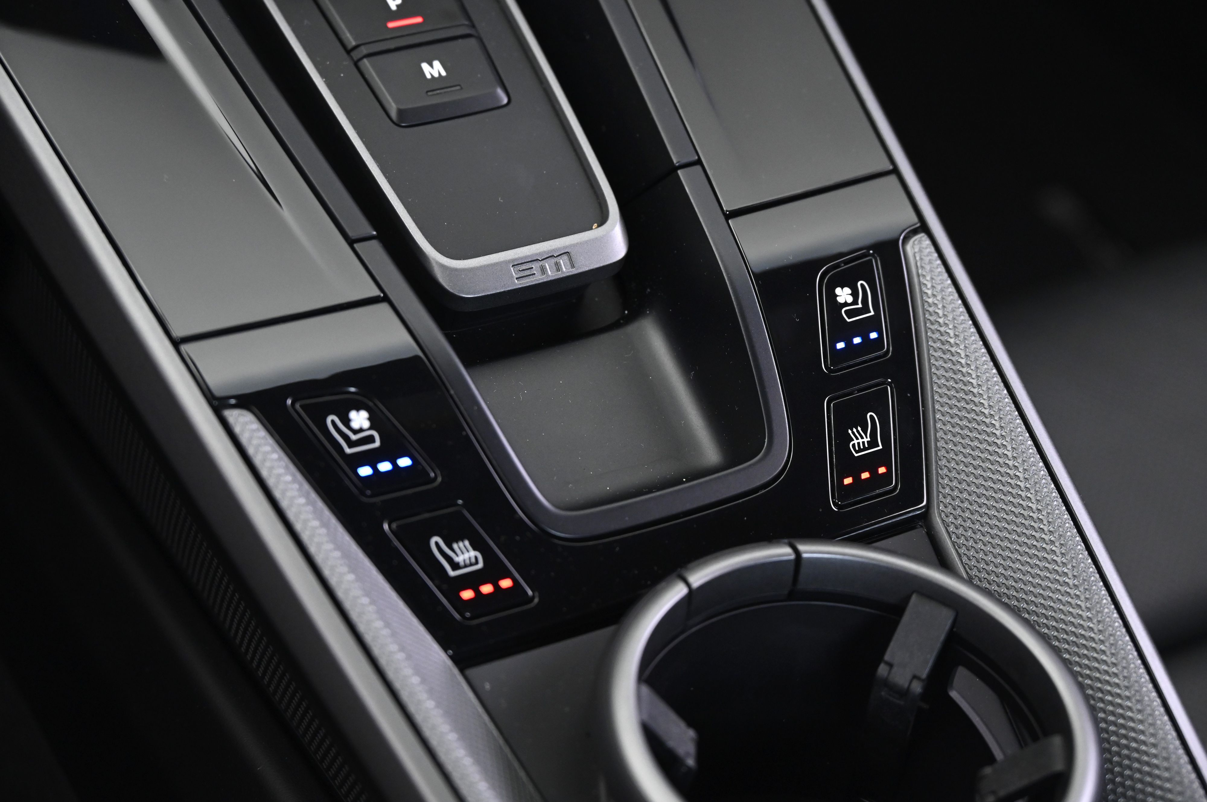 Thumbnail: 2025 Porsche 911 - 32