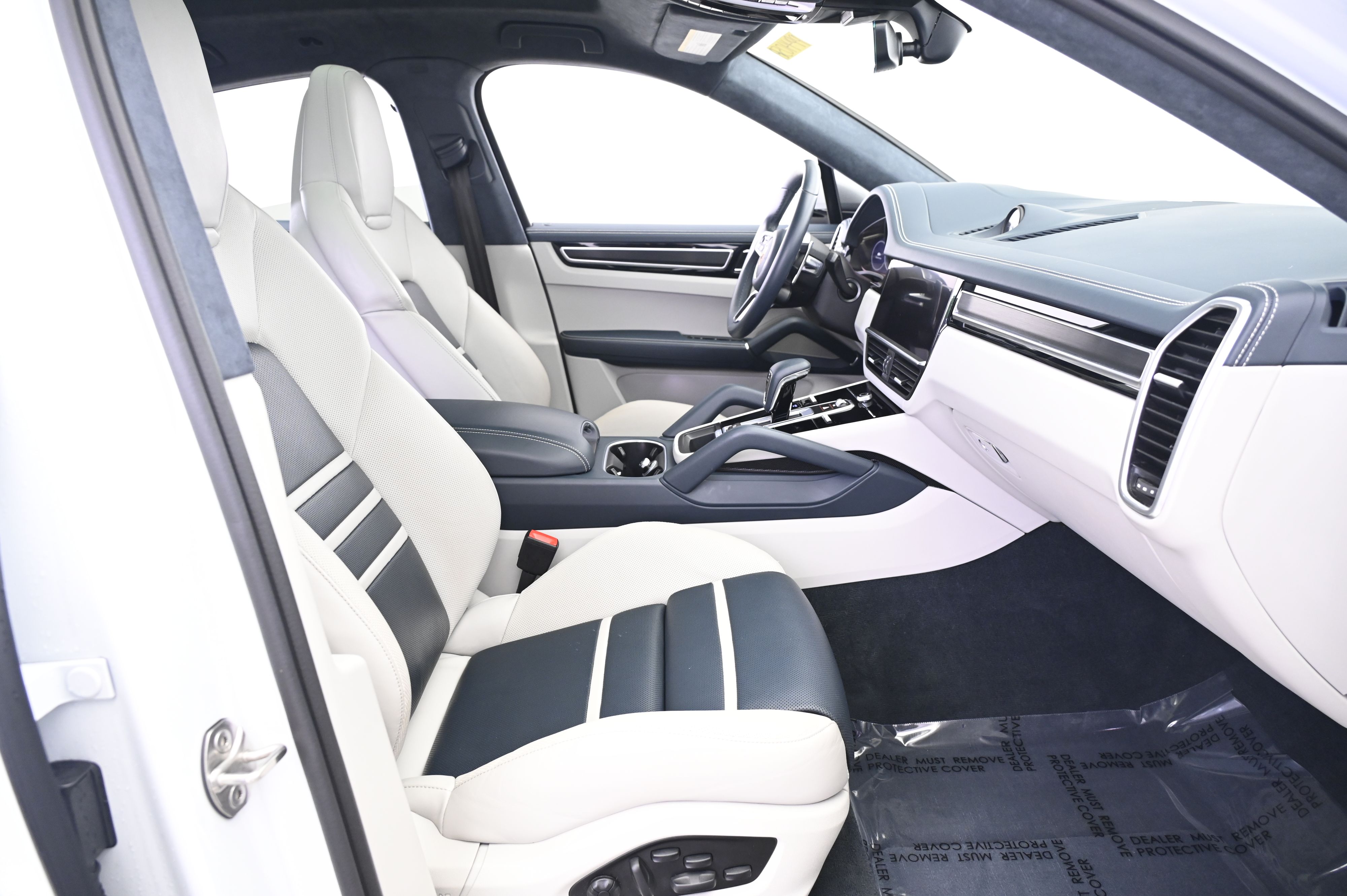 Thumbnail: 2022 Porsche  - 23