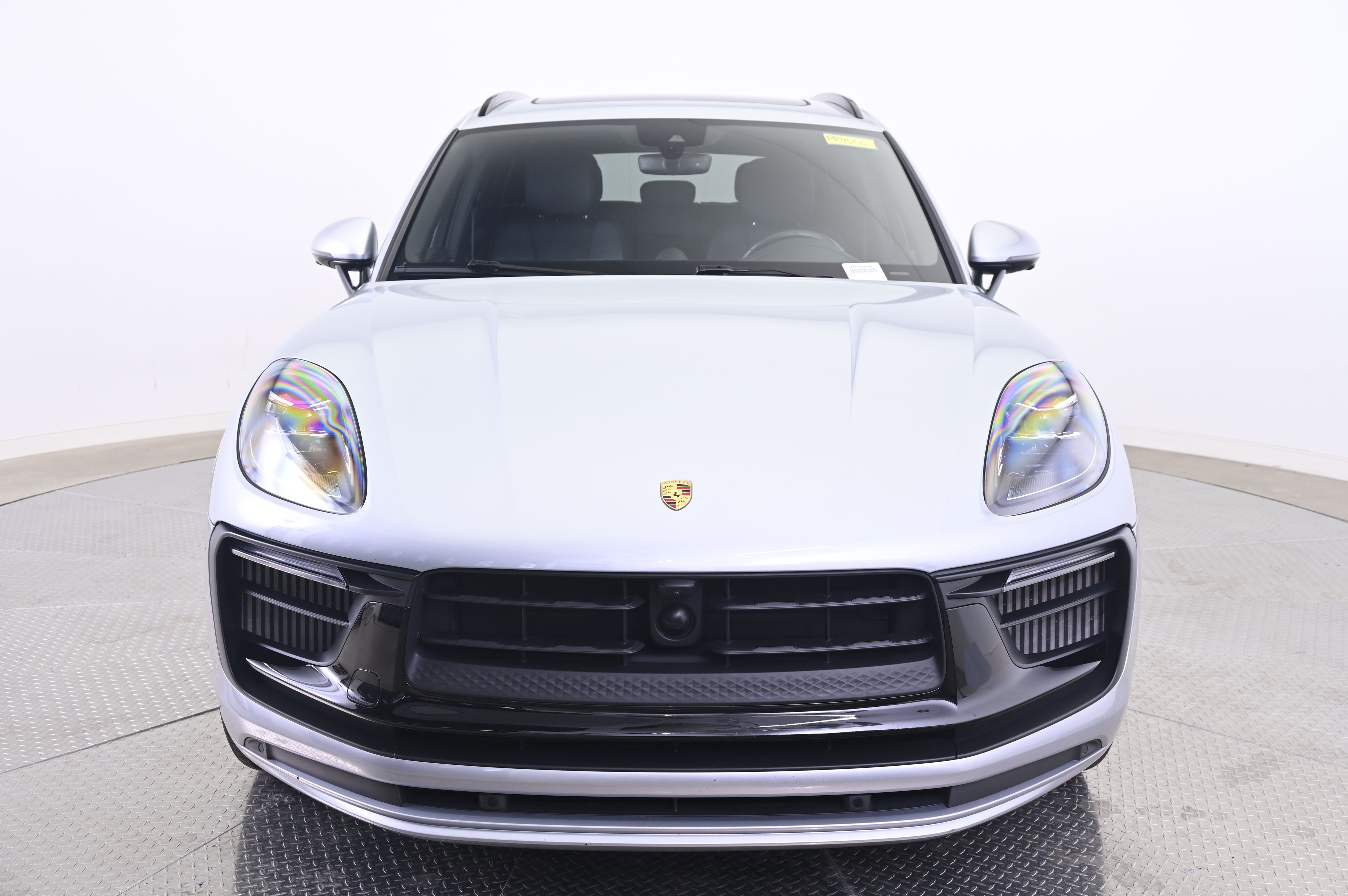 Thumbnail: 2023 Porsche Macan - 10
