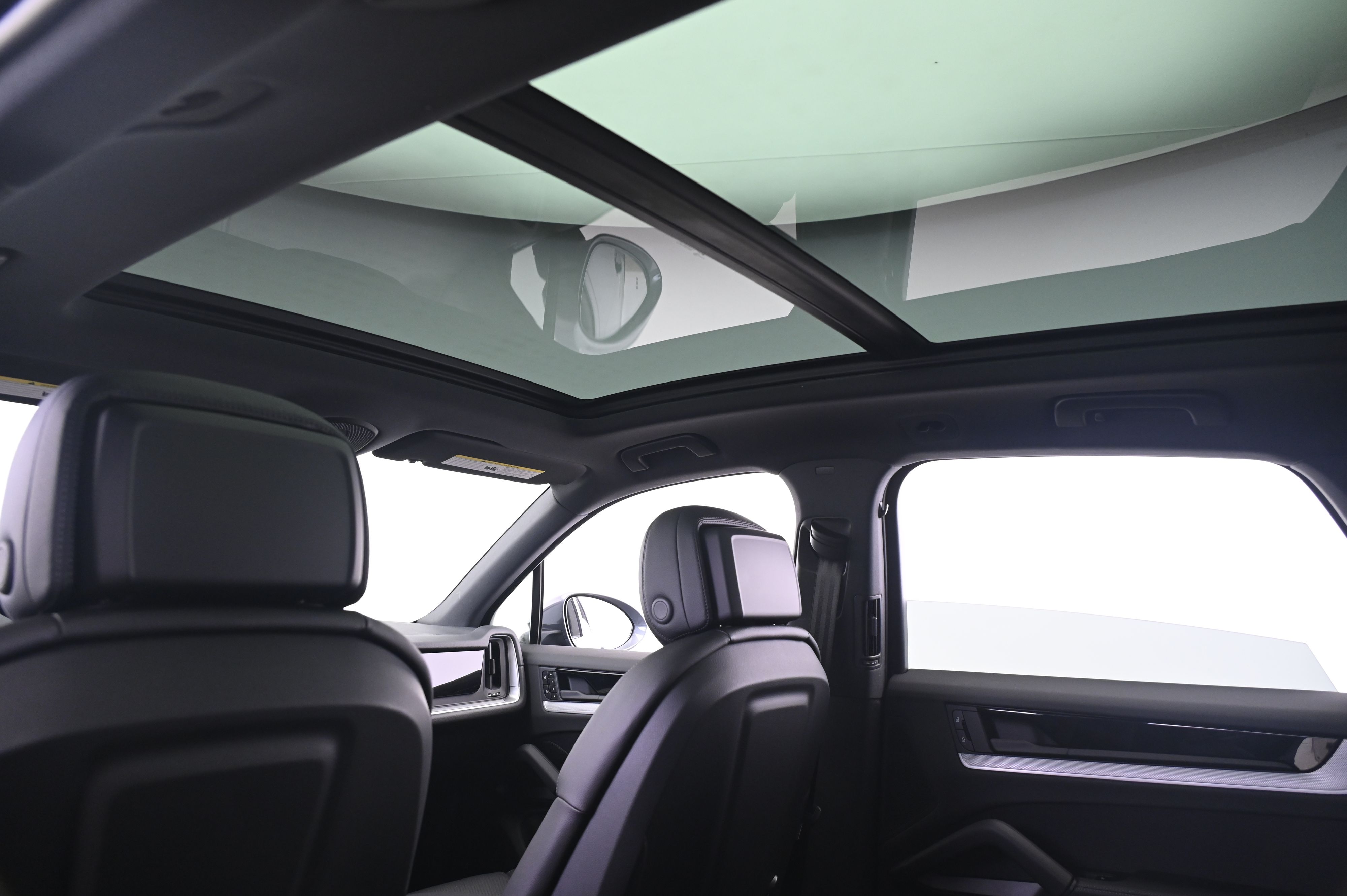 Thumbnail: 2026 Porsche Cayenne - 25