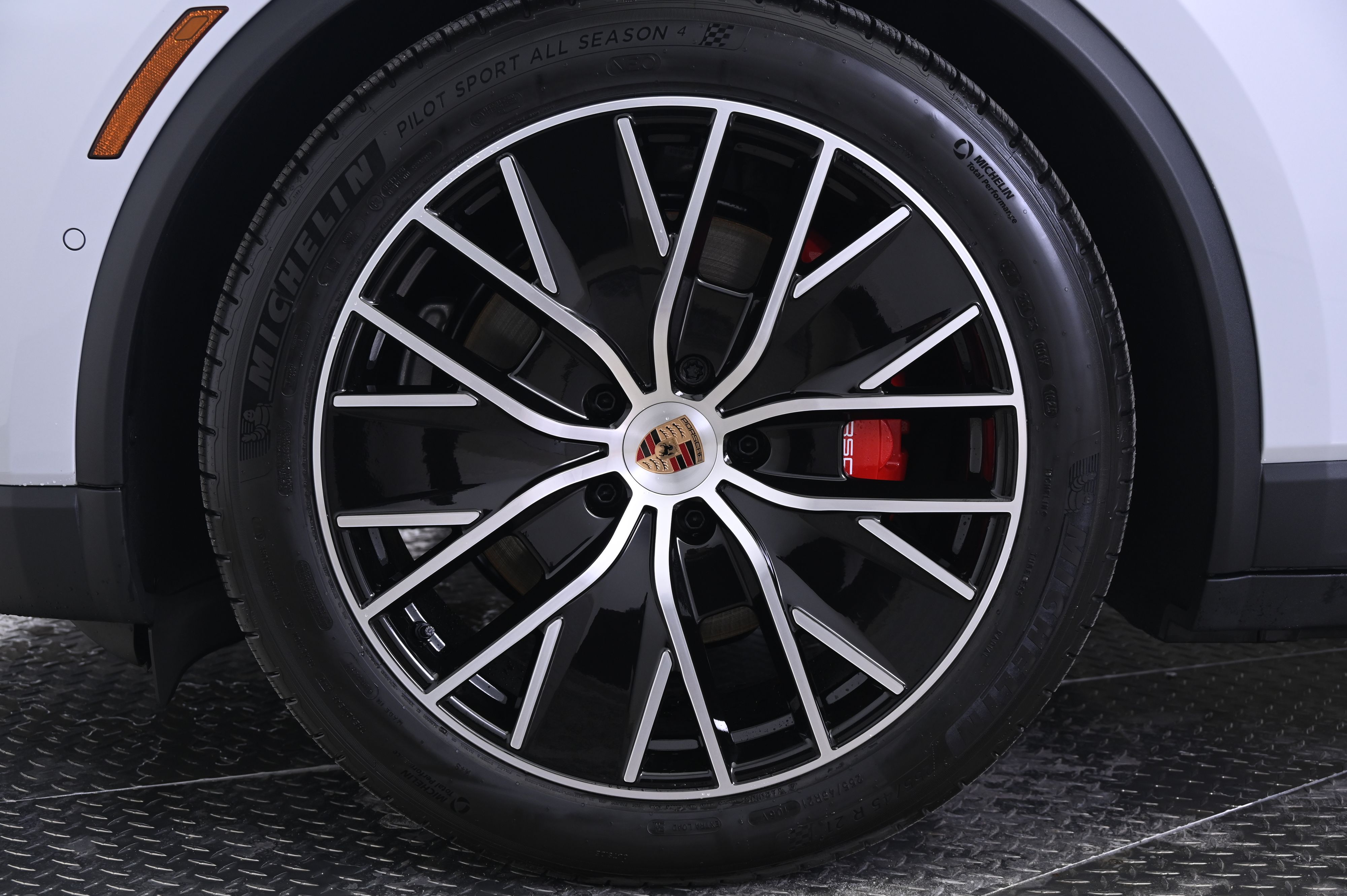 Thumbnail: 2025 Porsche Macan - 11