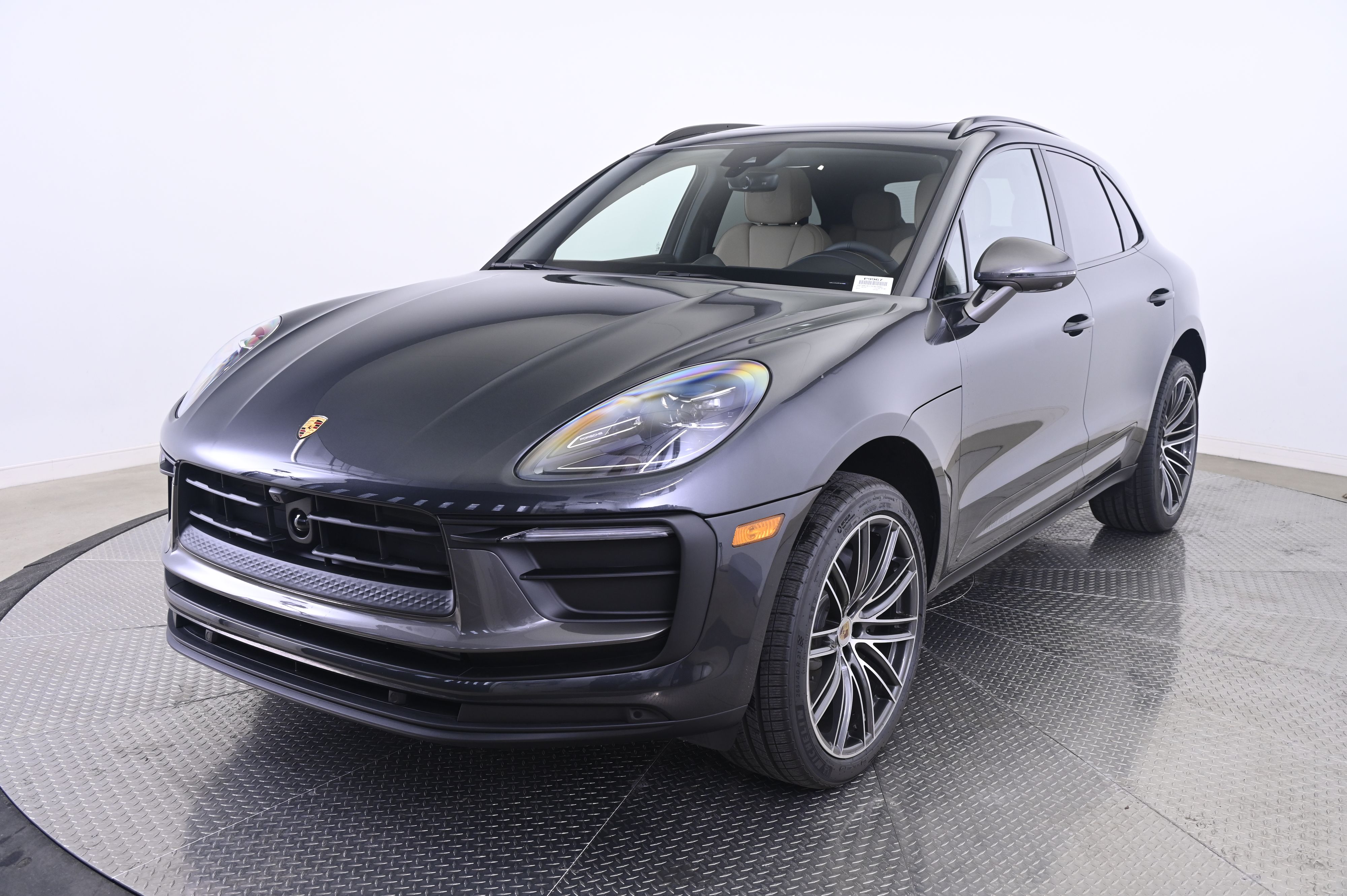 Thumbnail: 2026 Porsche Macan - 1
