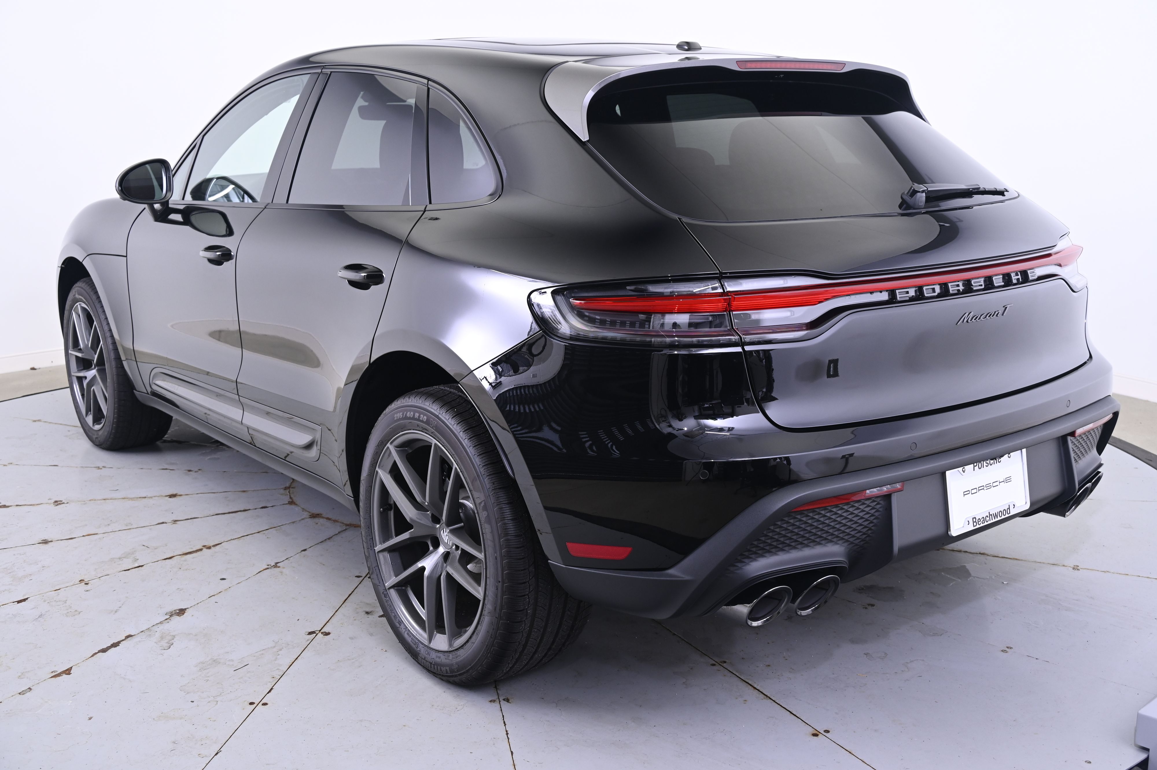 Thumbnail: 2025 Porsche Macan - 3