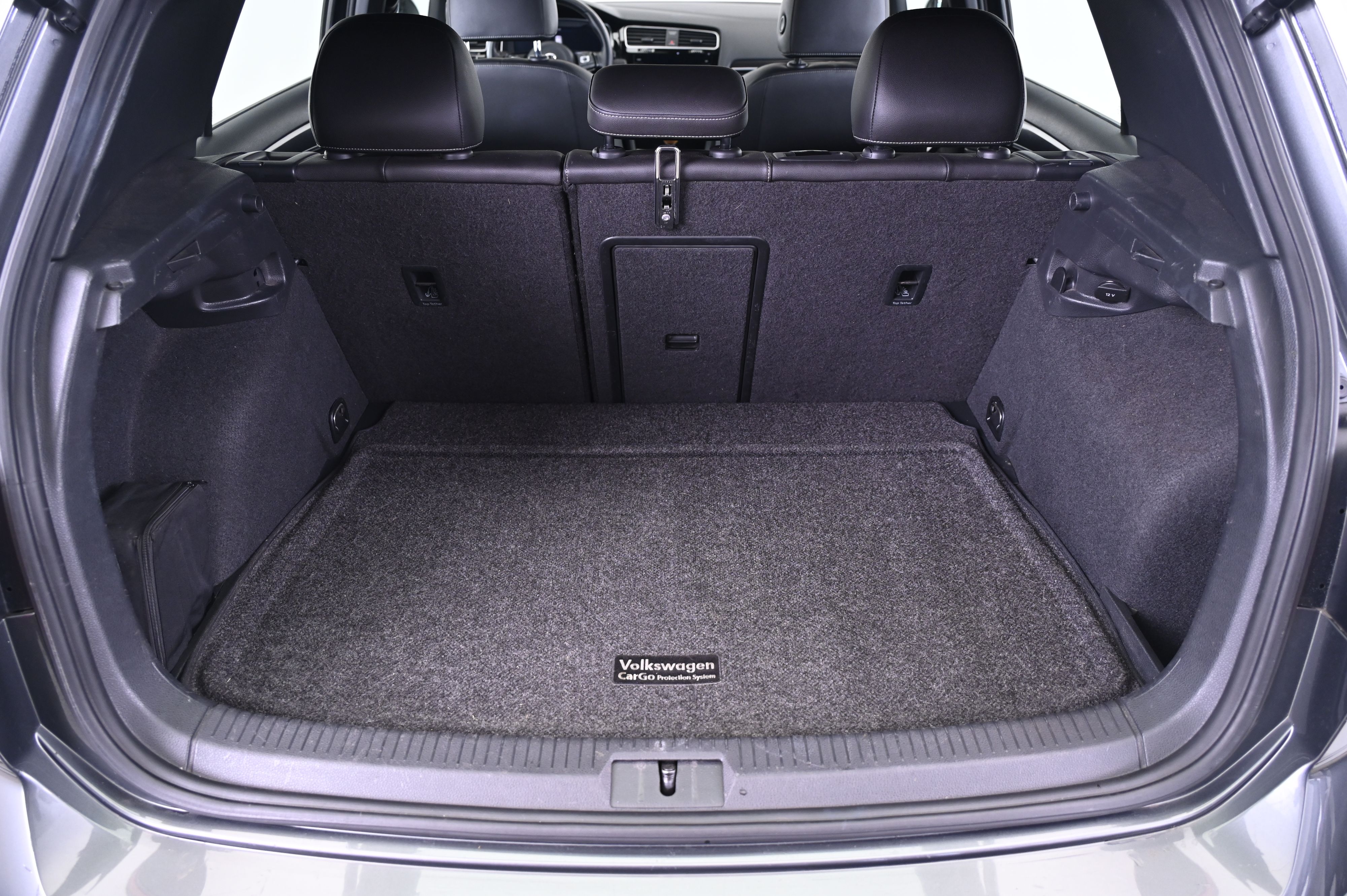 Thumbnail: 2018 Volkswagen Golf - 15