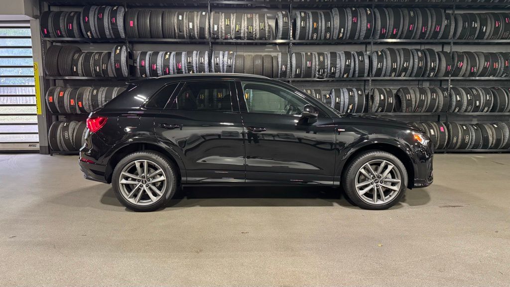 Thumbnail: 2025 Audi Q3 - 7