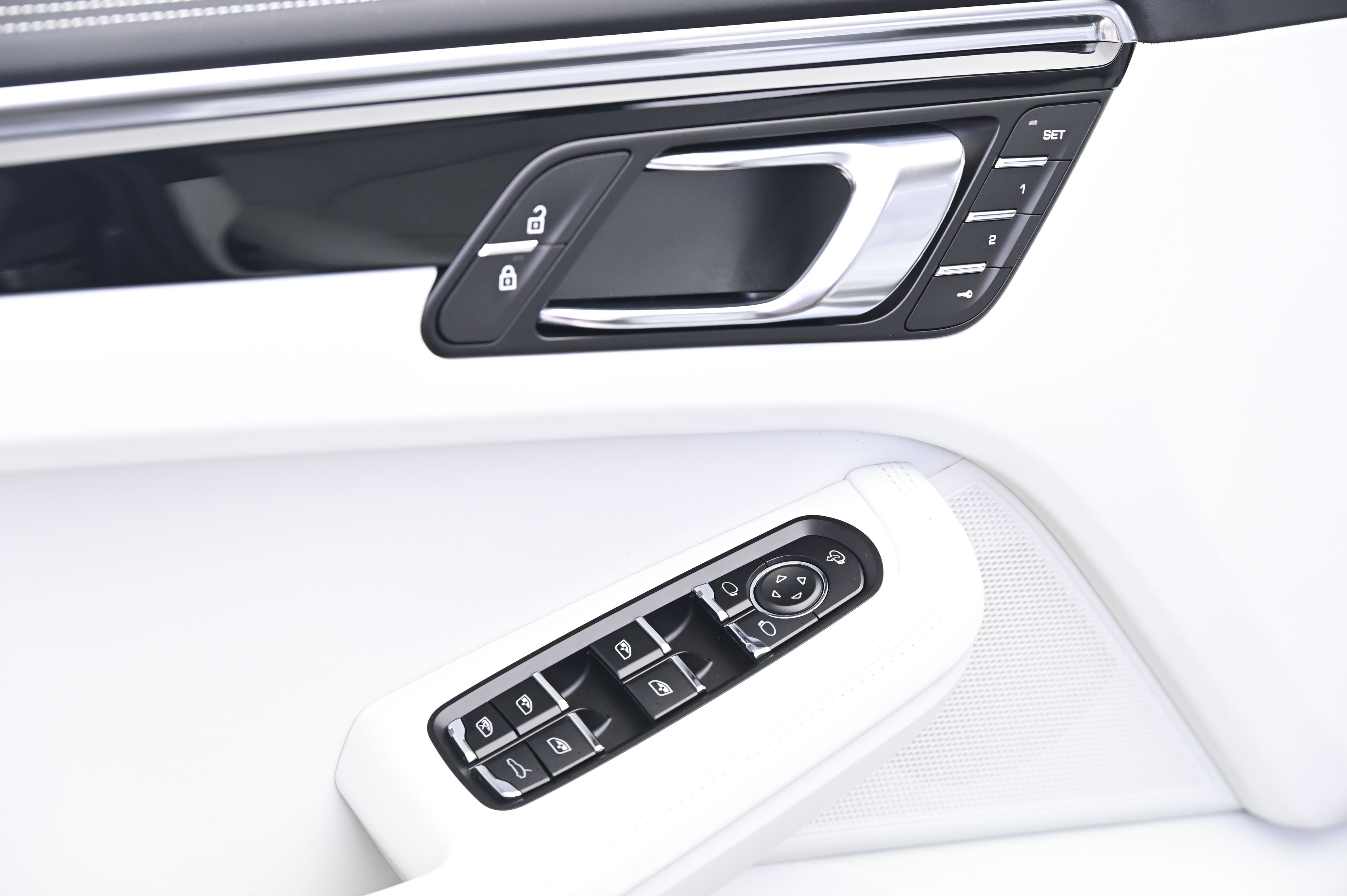 Thumbnail: 2026 Porsche Macan - 27