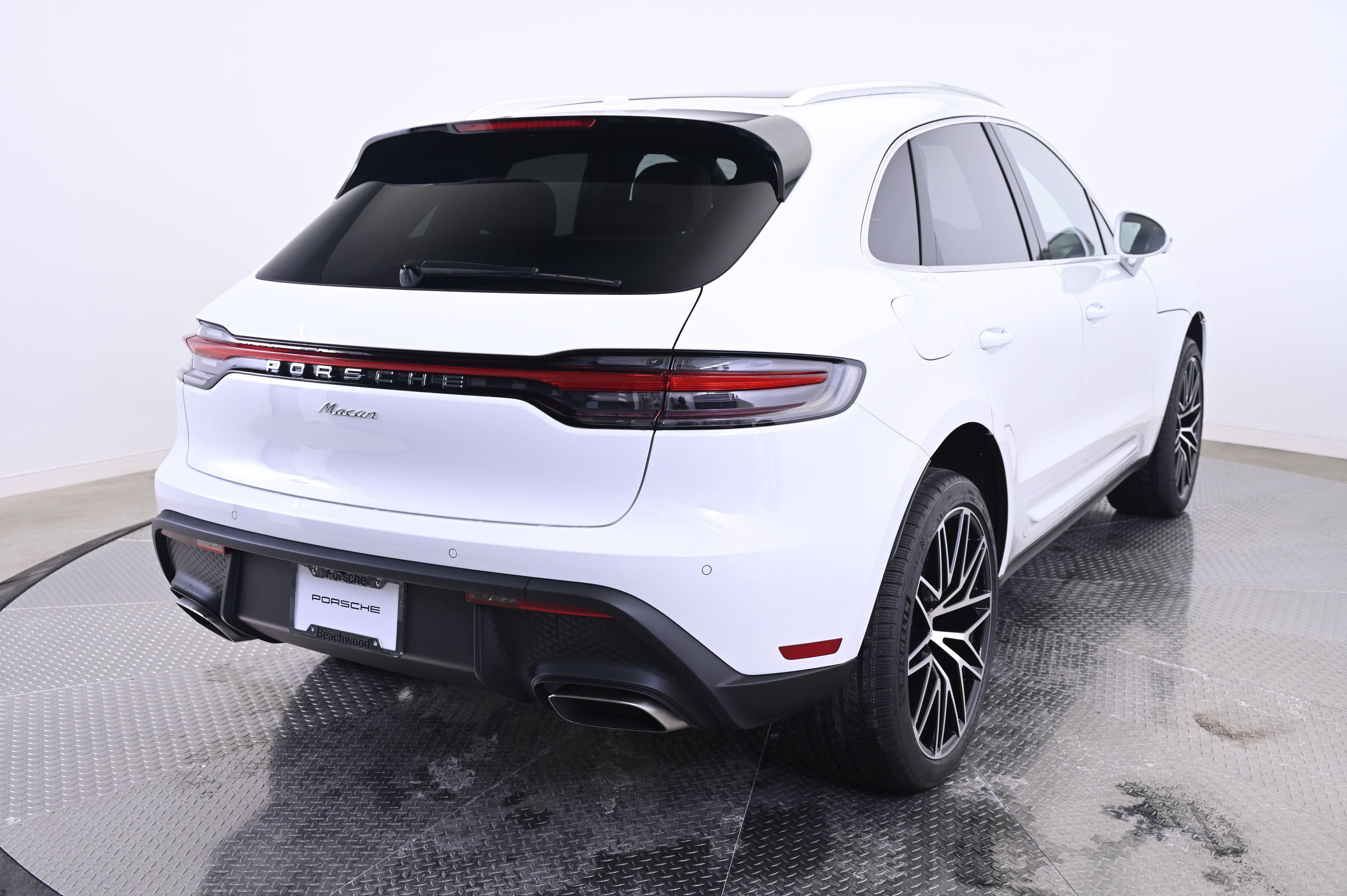Thumbnail: 2026 Porsche Macan - 7