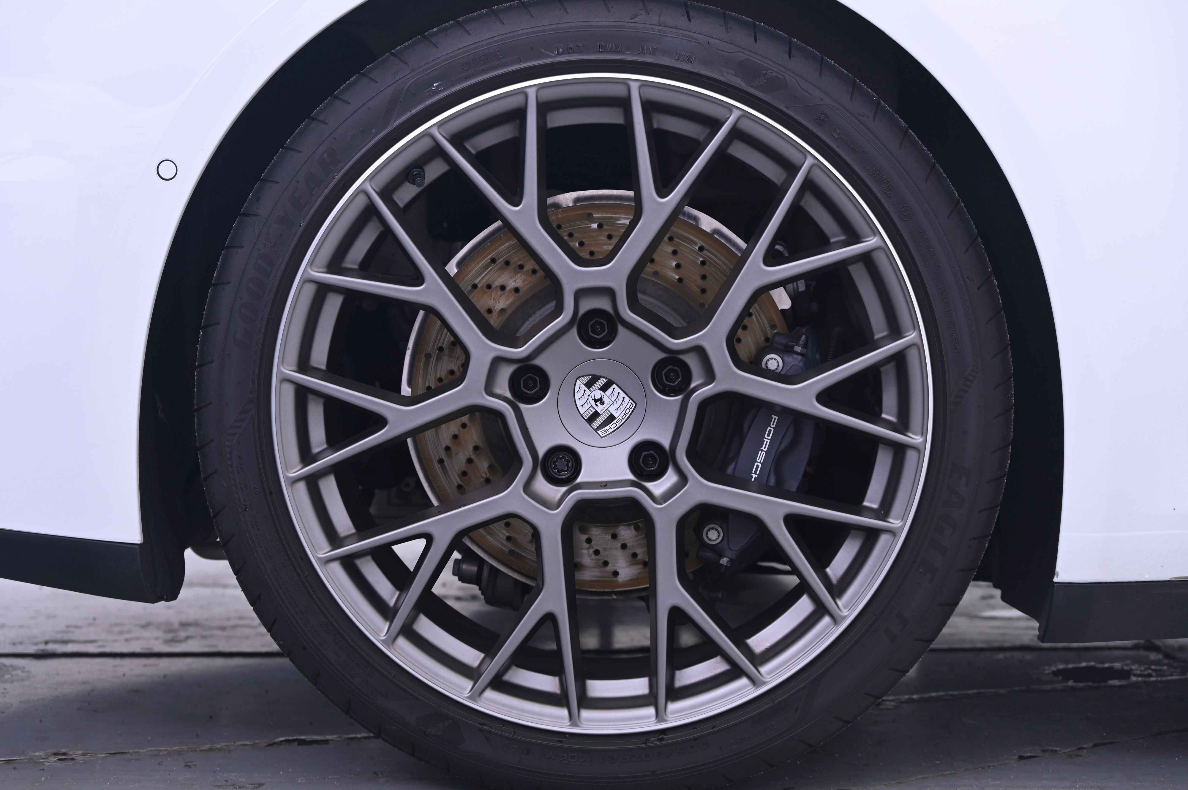 Thumbnail: 2025 Porsche 911 - 13