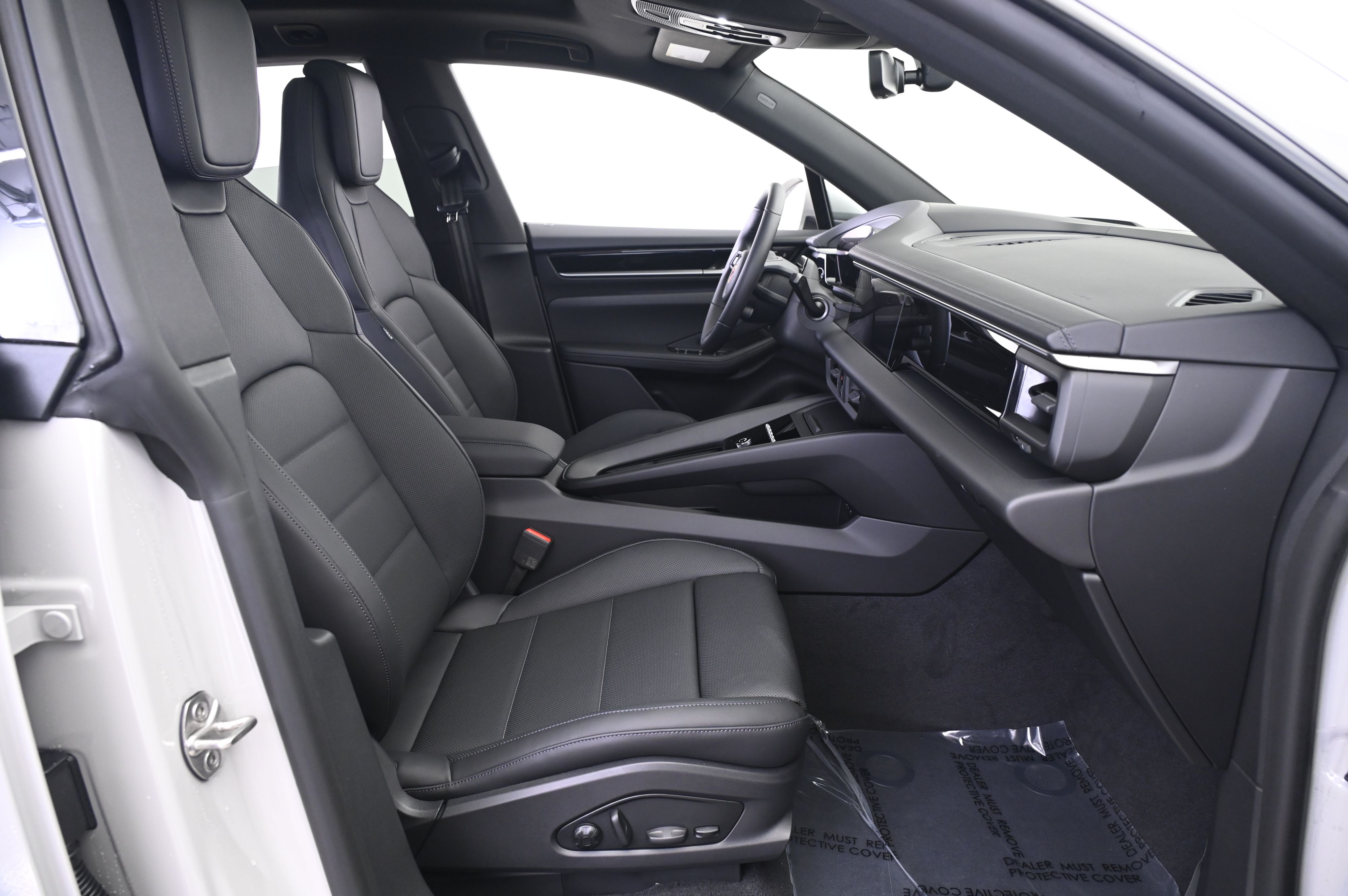 Thumbnail: 2026 Porsche Macan - 24