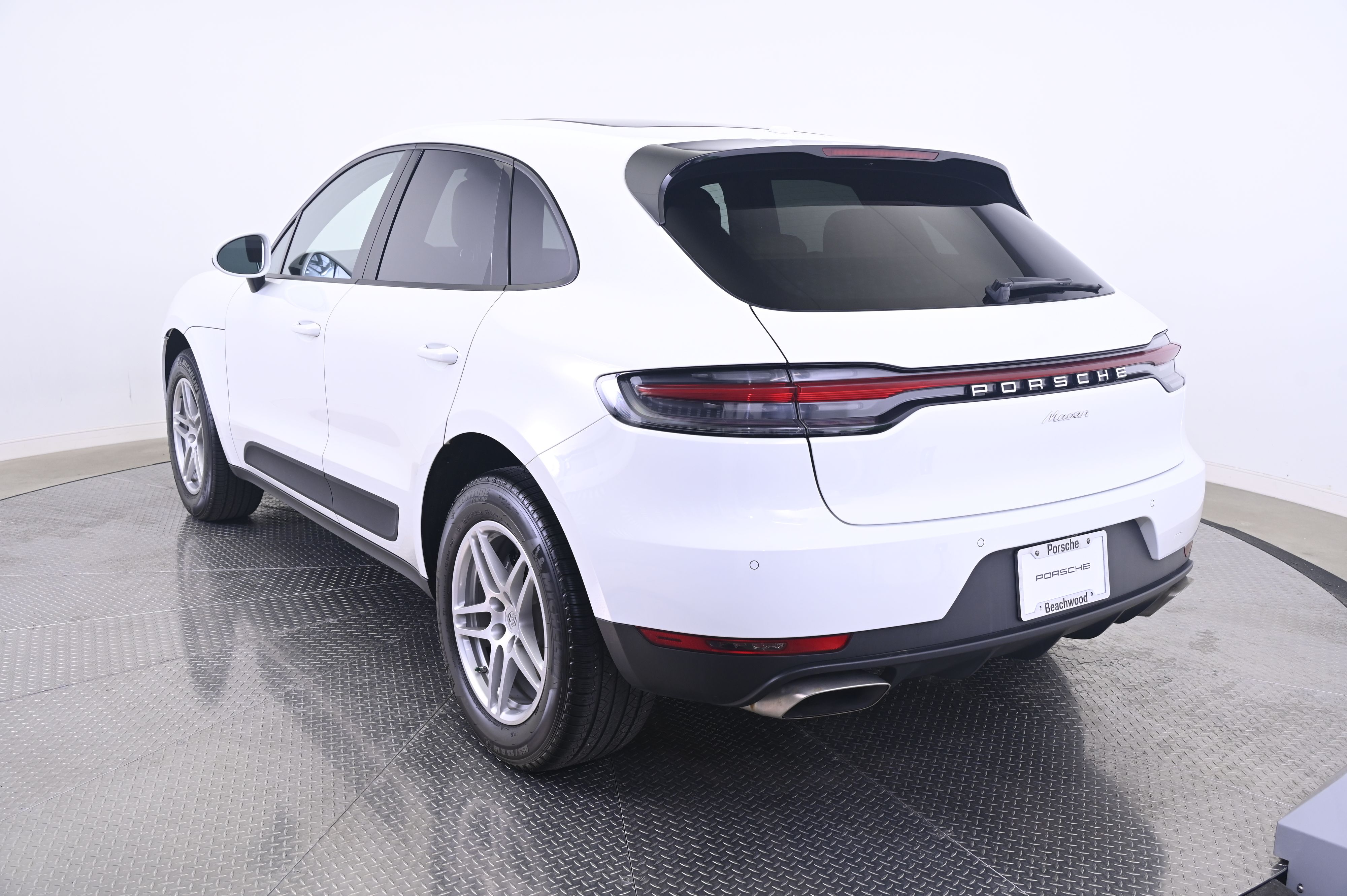 Thumbnail: 2019 Porsche Macan - 3