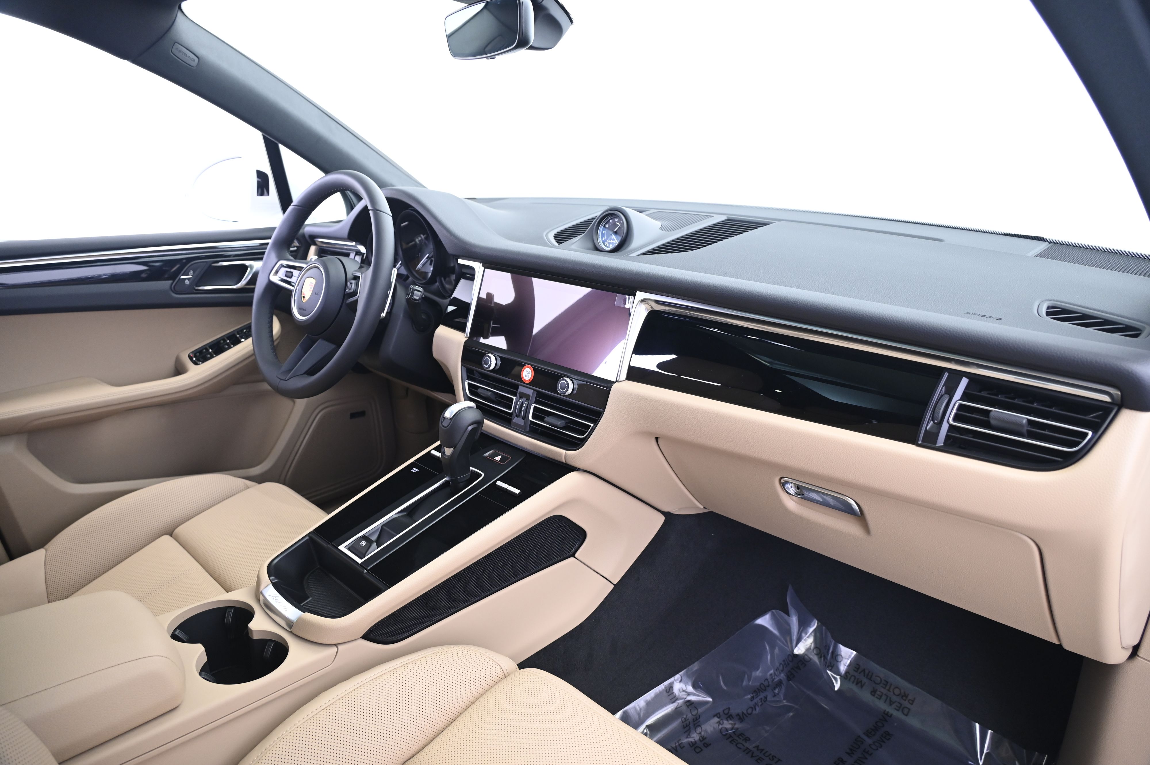 Thumbnail: 2026 Porsche Macan - 22