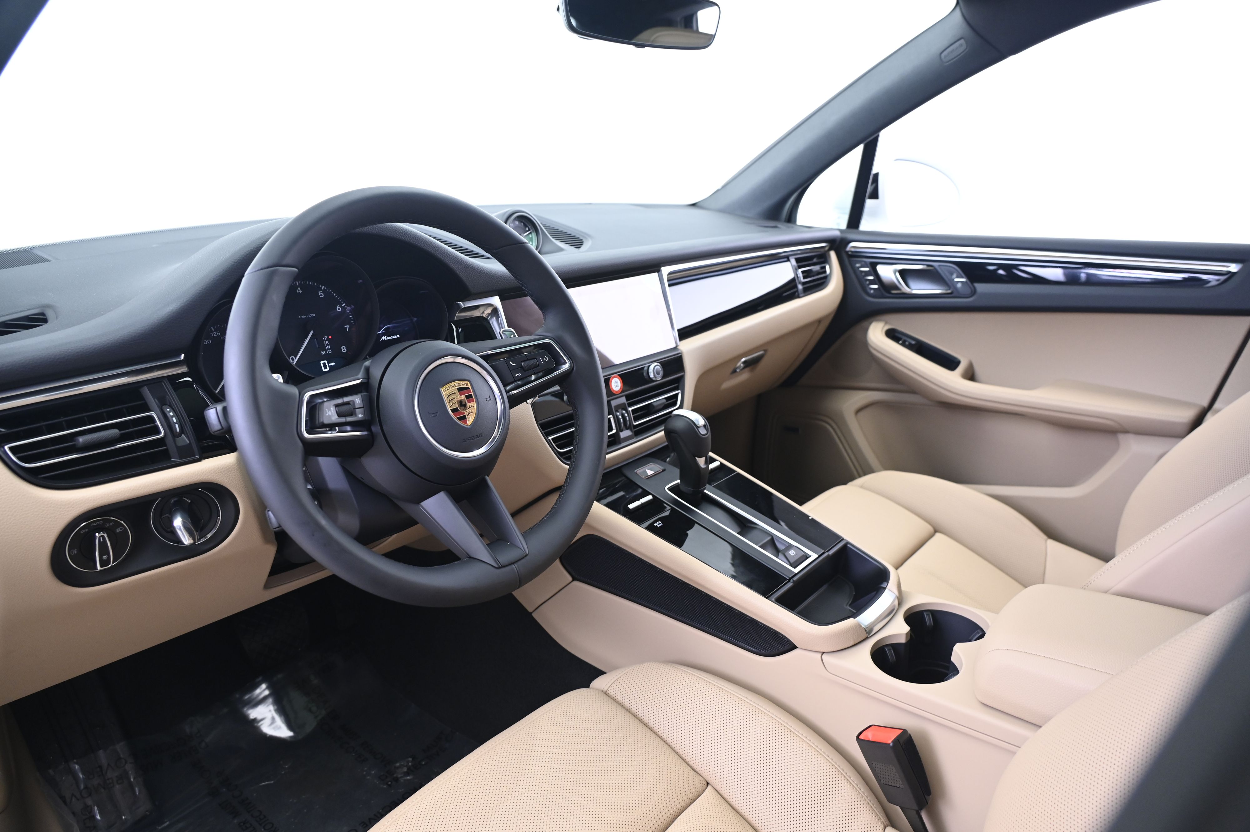 Thumbnail: 2026 Porsche Macan - 28