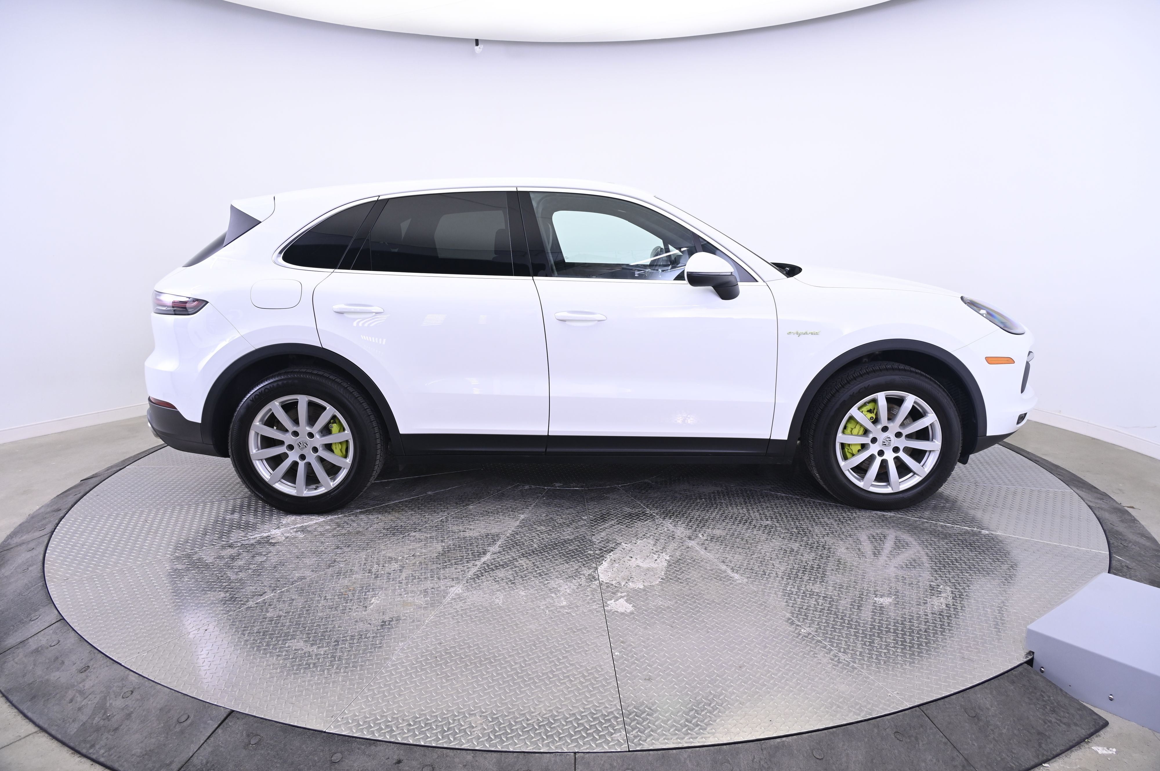 Thumbnail: 2022 Porsche Cayenne - 8