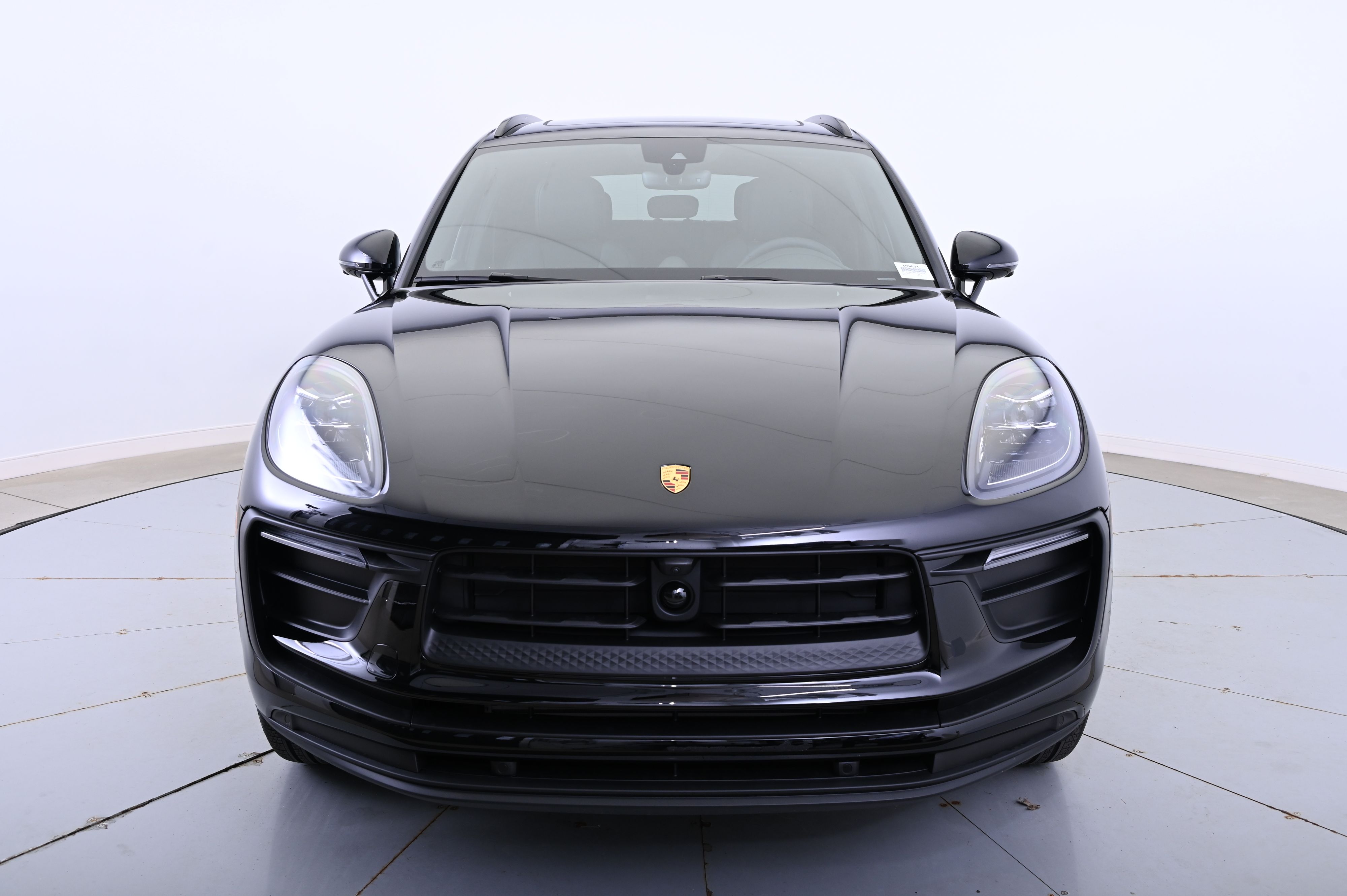 Thumbnail: 2025 Porsche Macan - 10
