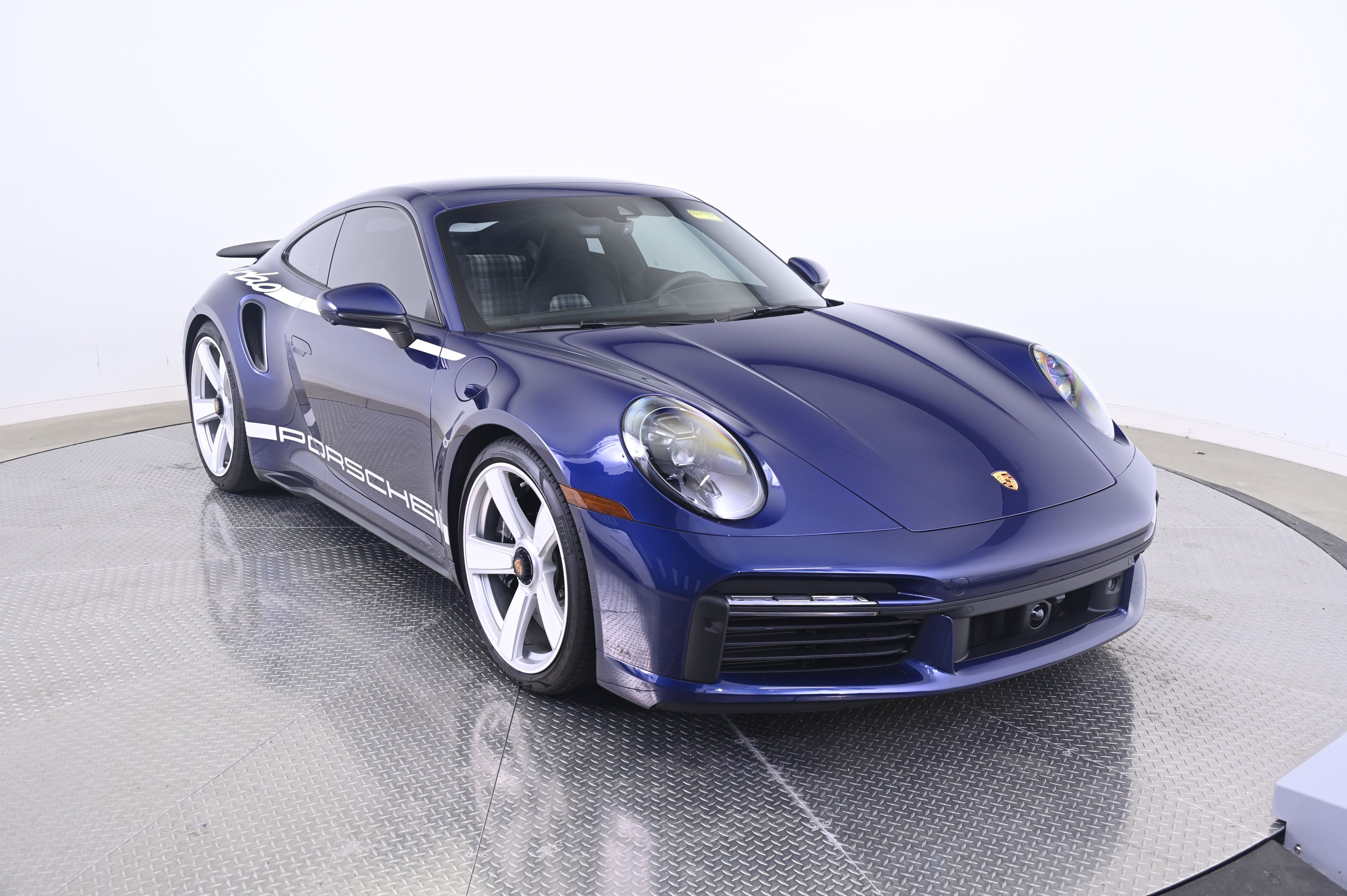Thumbnail: 2025 Porsche 911 - 9