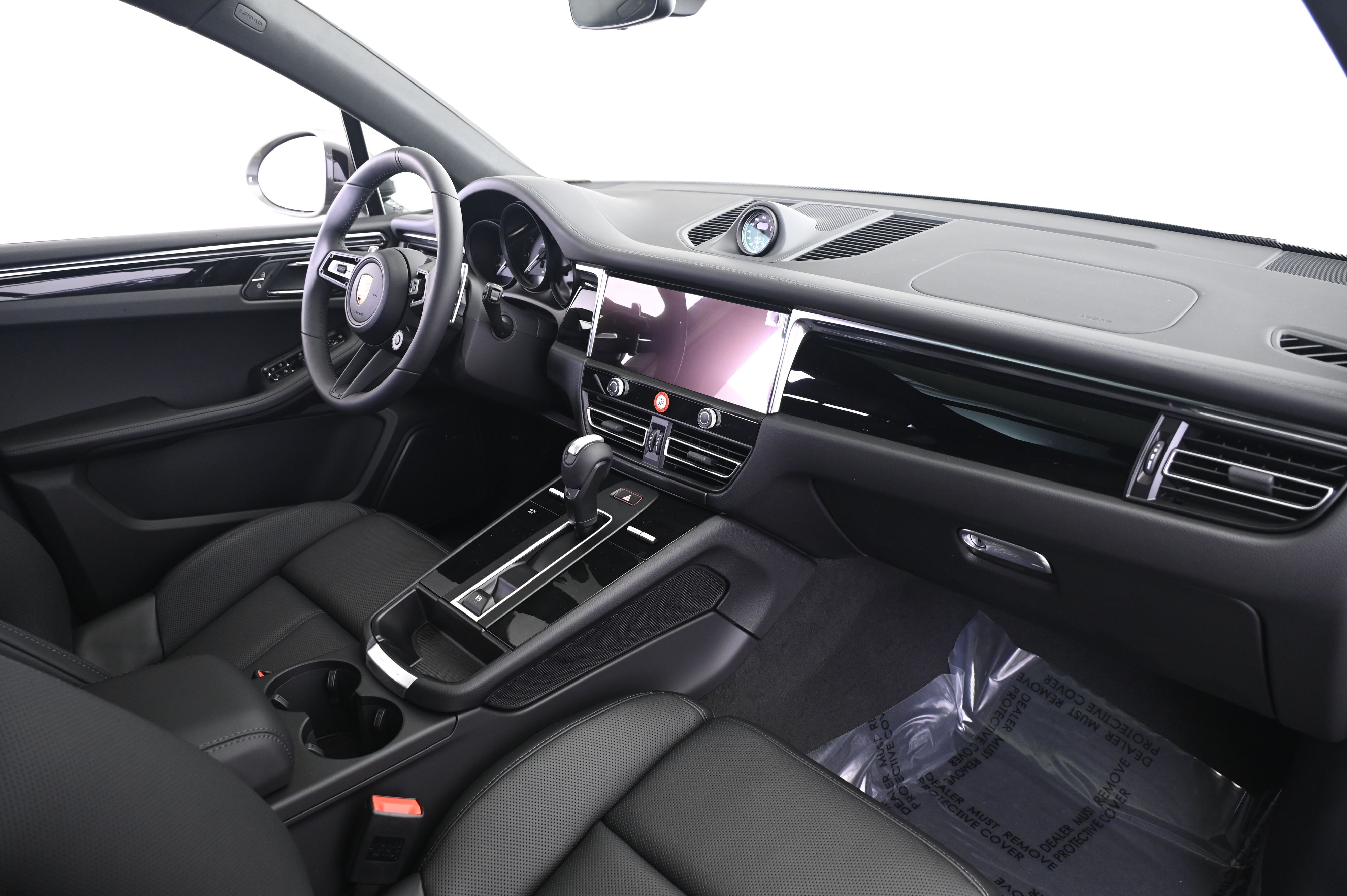 Thumbnail: 2026 Porsche Macan - 22