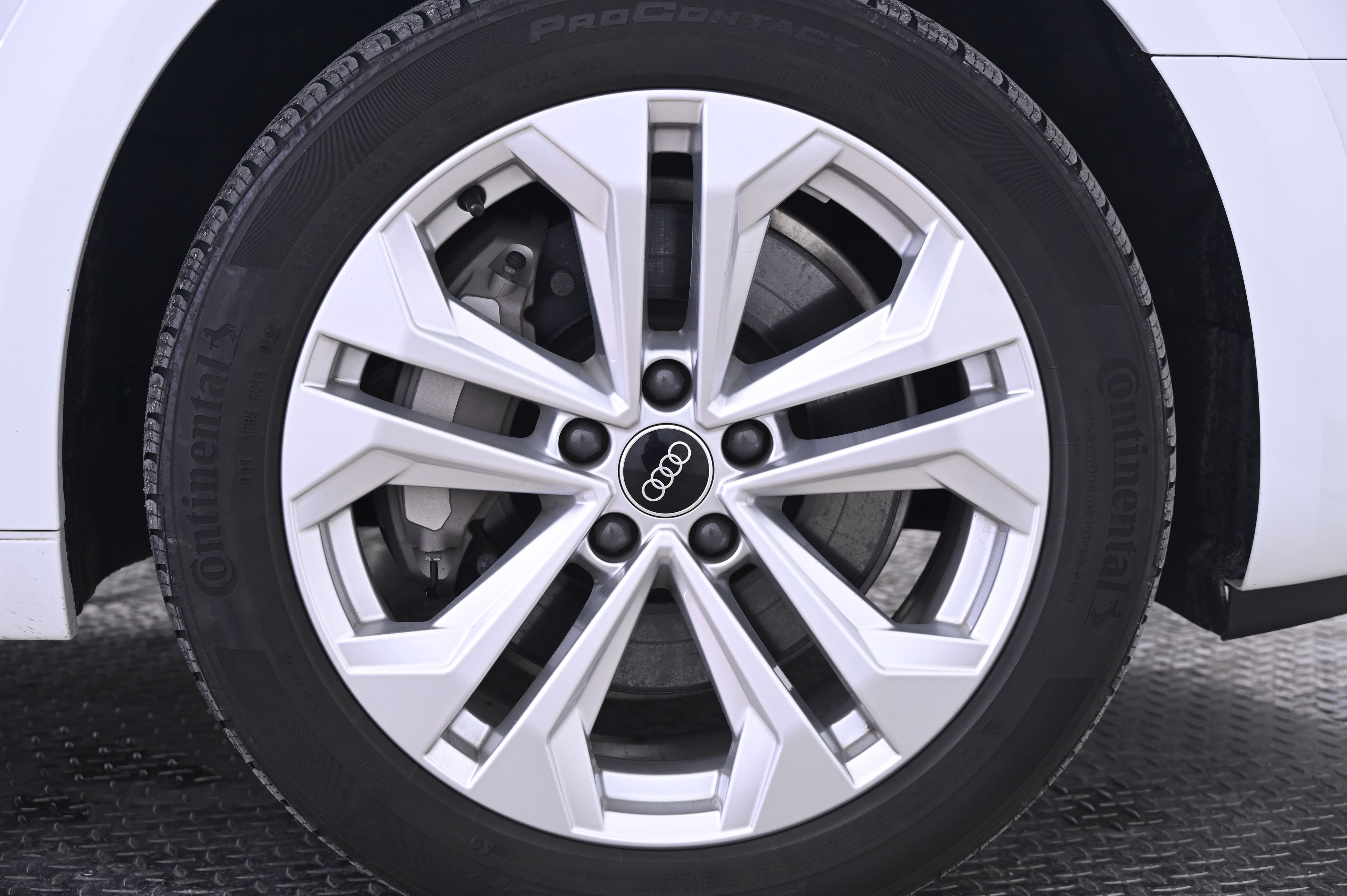 Thumbnail: 2022 Audi A4 - 14