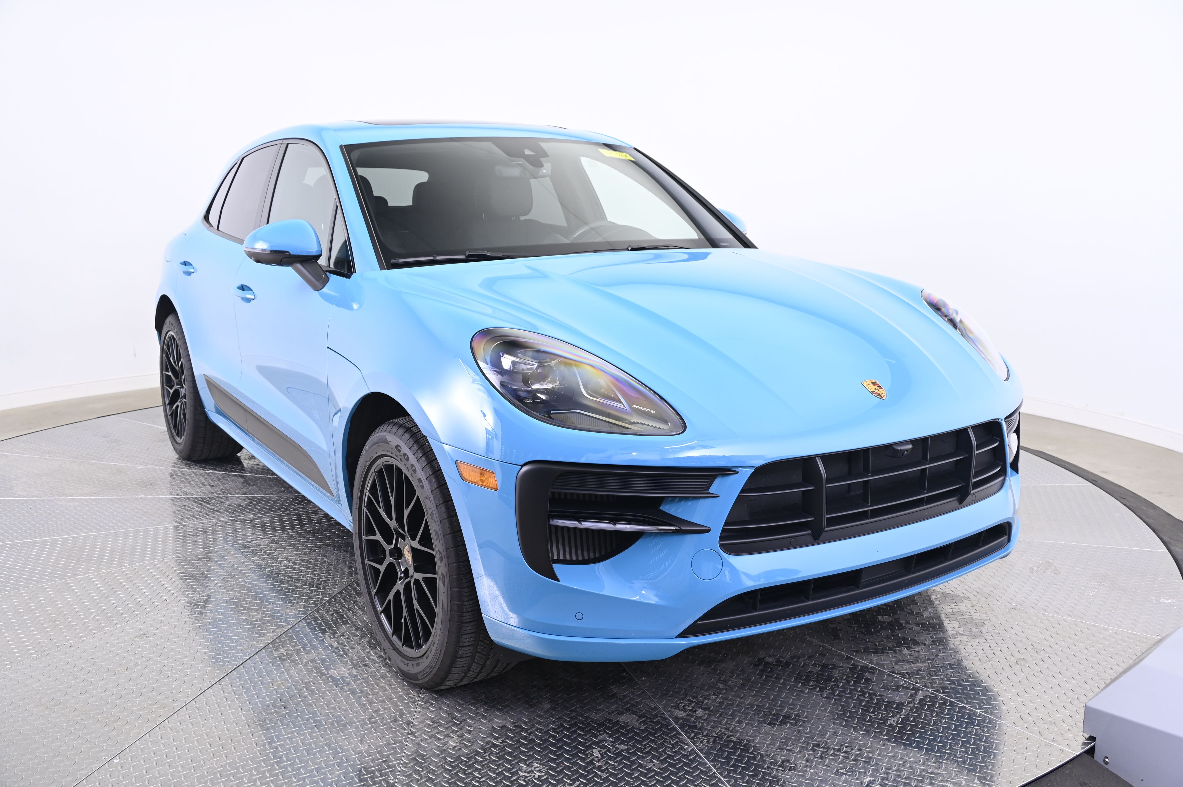 Thumbnail: 2021 Porsche Macan - 9
