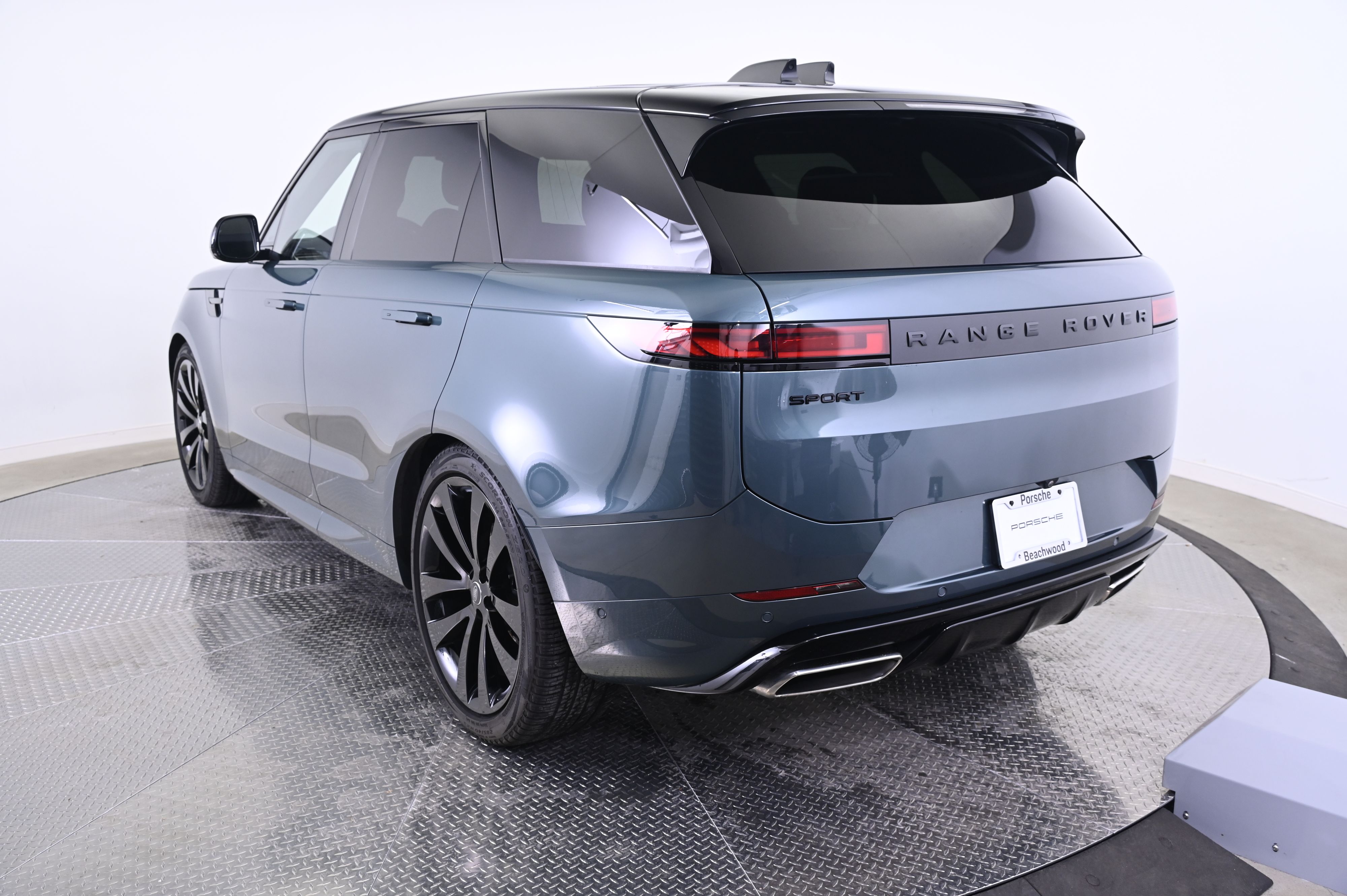 Thumbnail: 2024 Land Rover Range Rover Sport - 3