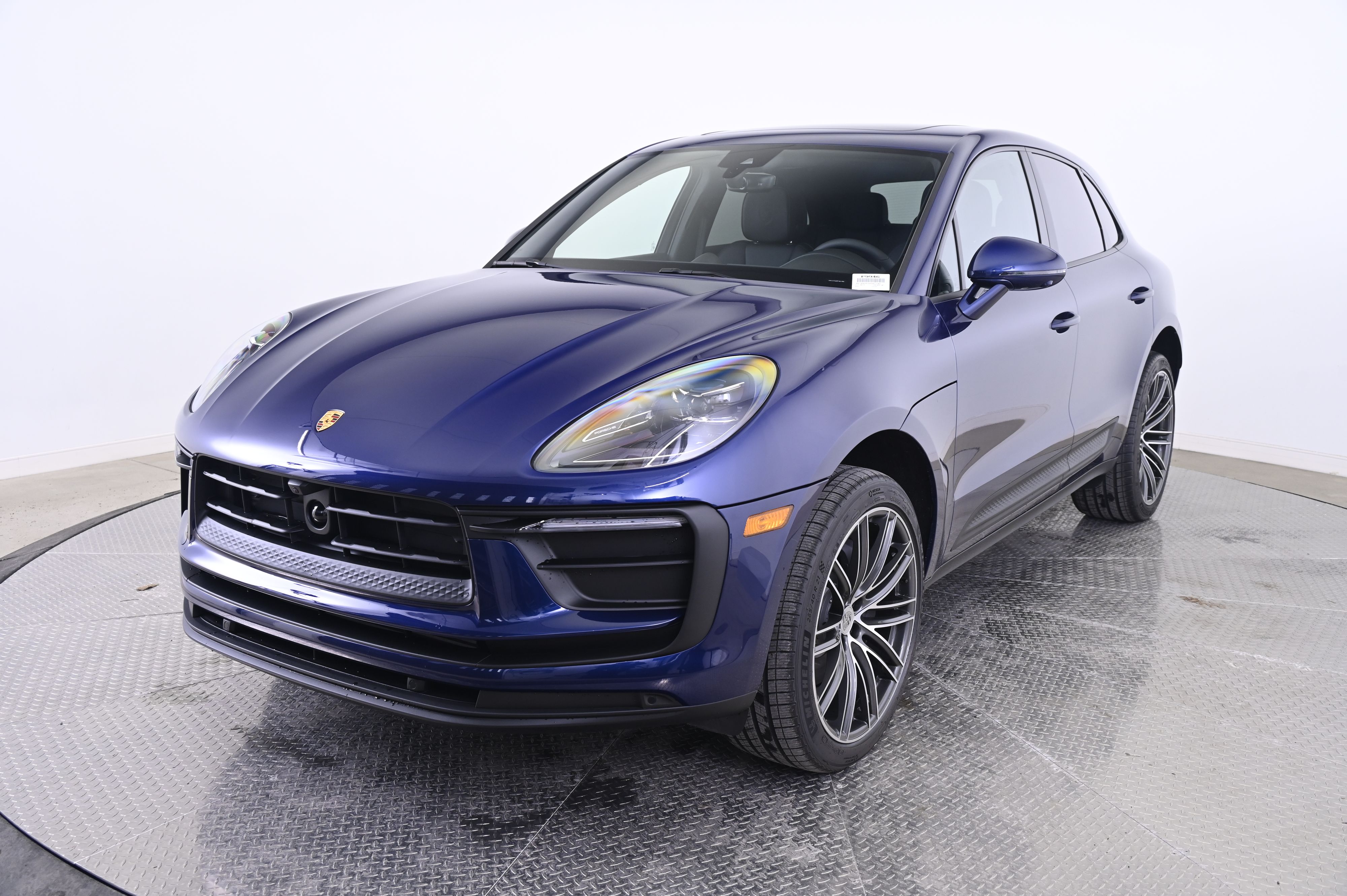 Thumbnail: 2026 Porsche Macan - 1
