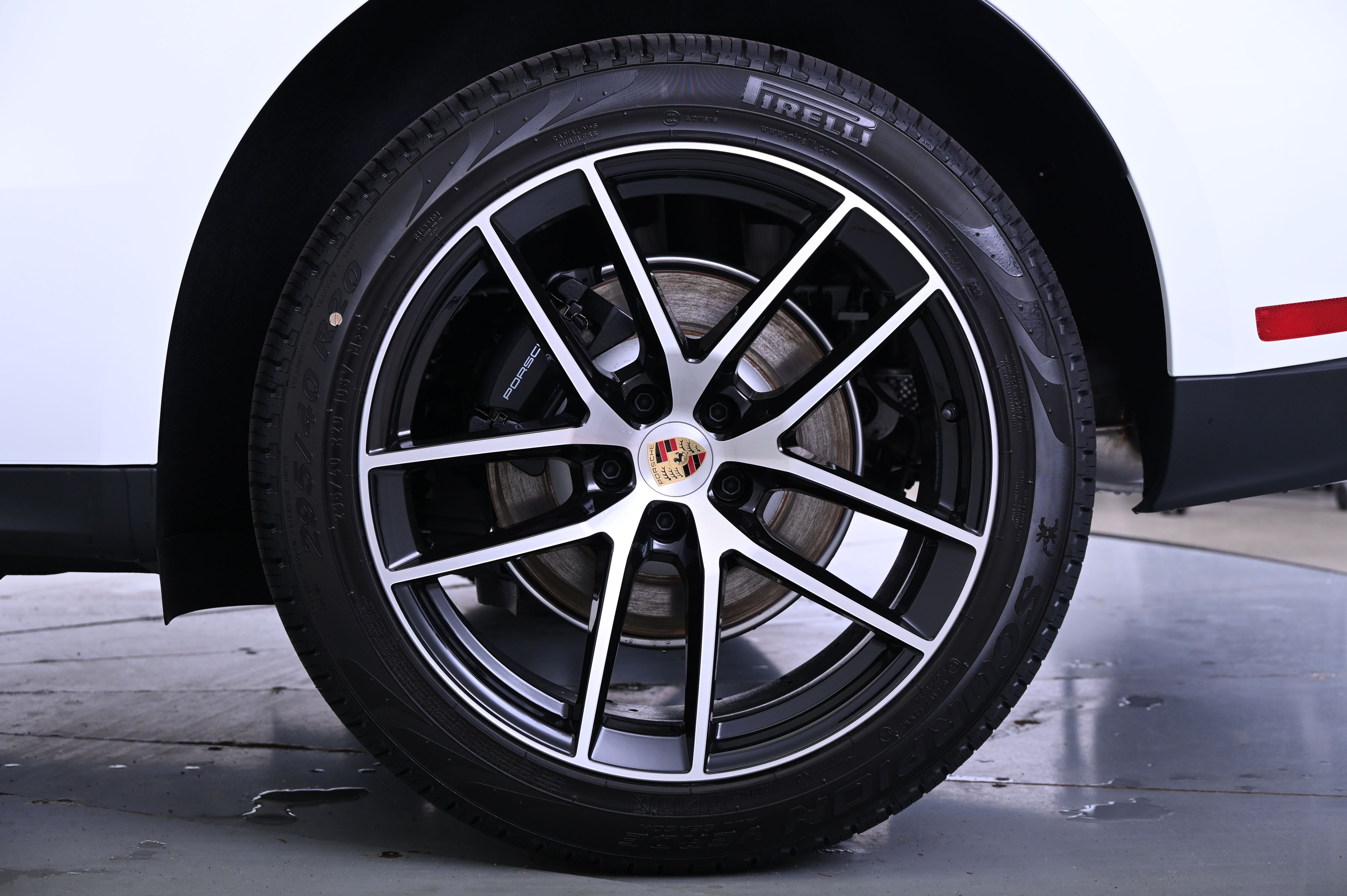 Thumbnail: 2025 Porsche Macan - 16