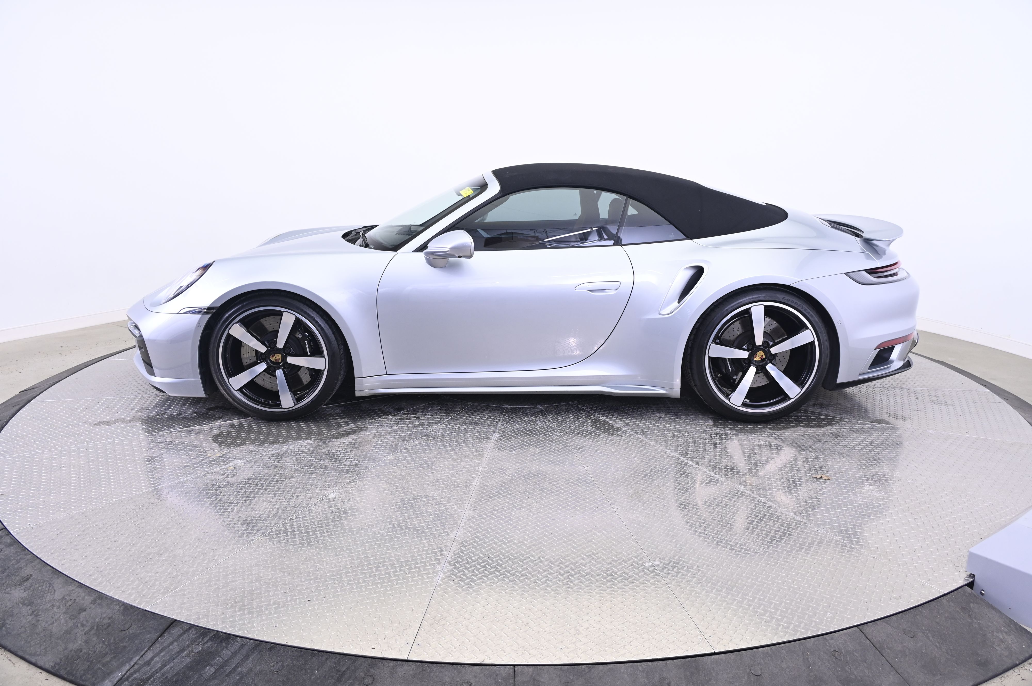 Thumbnail: 2022 Porsche 911 - 12