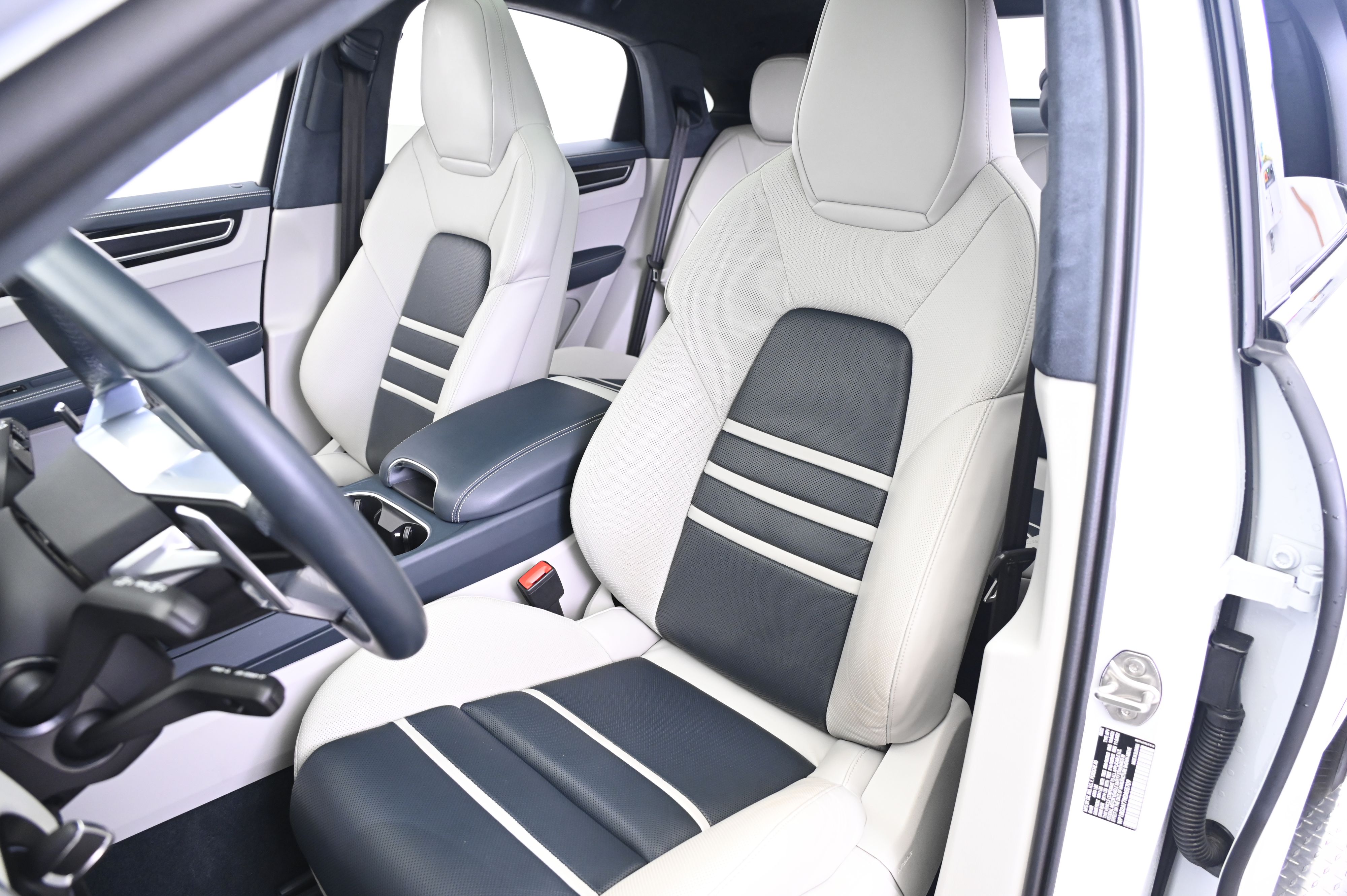 Thumbnail: 2022 Porsche  - 30