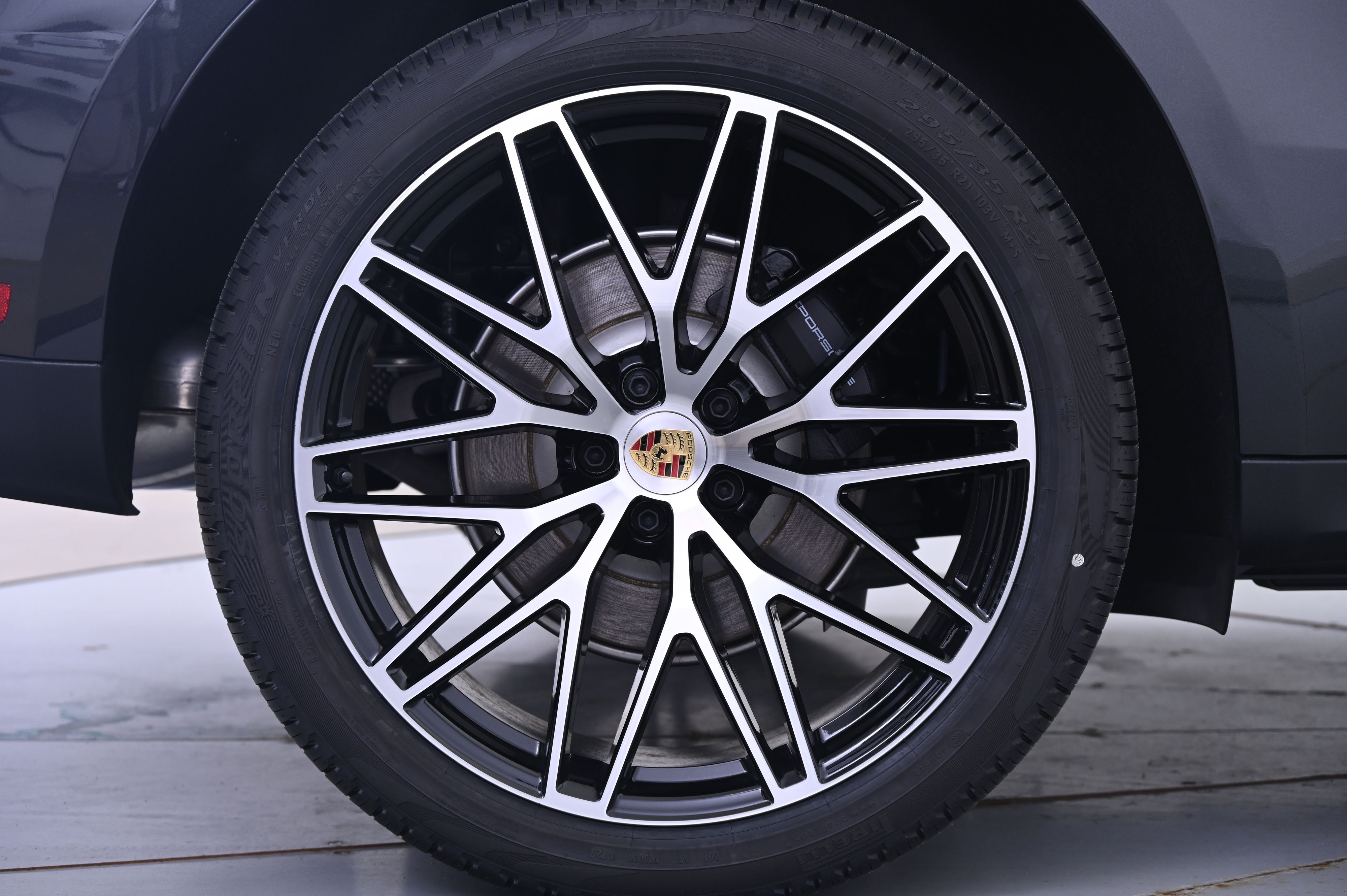 Thumbnail: 2025 Porsche Macan - 13