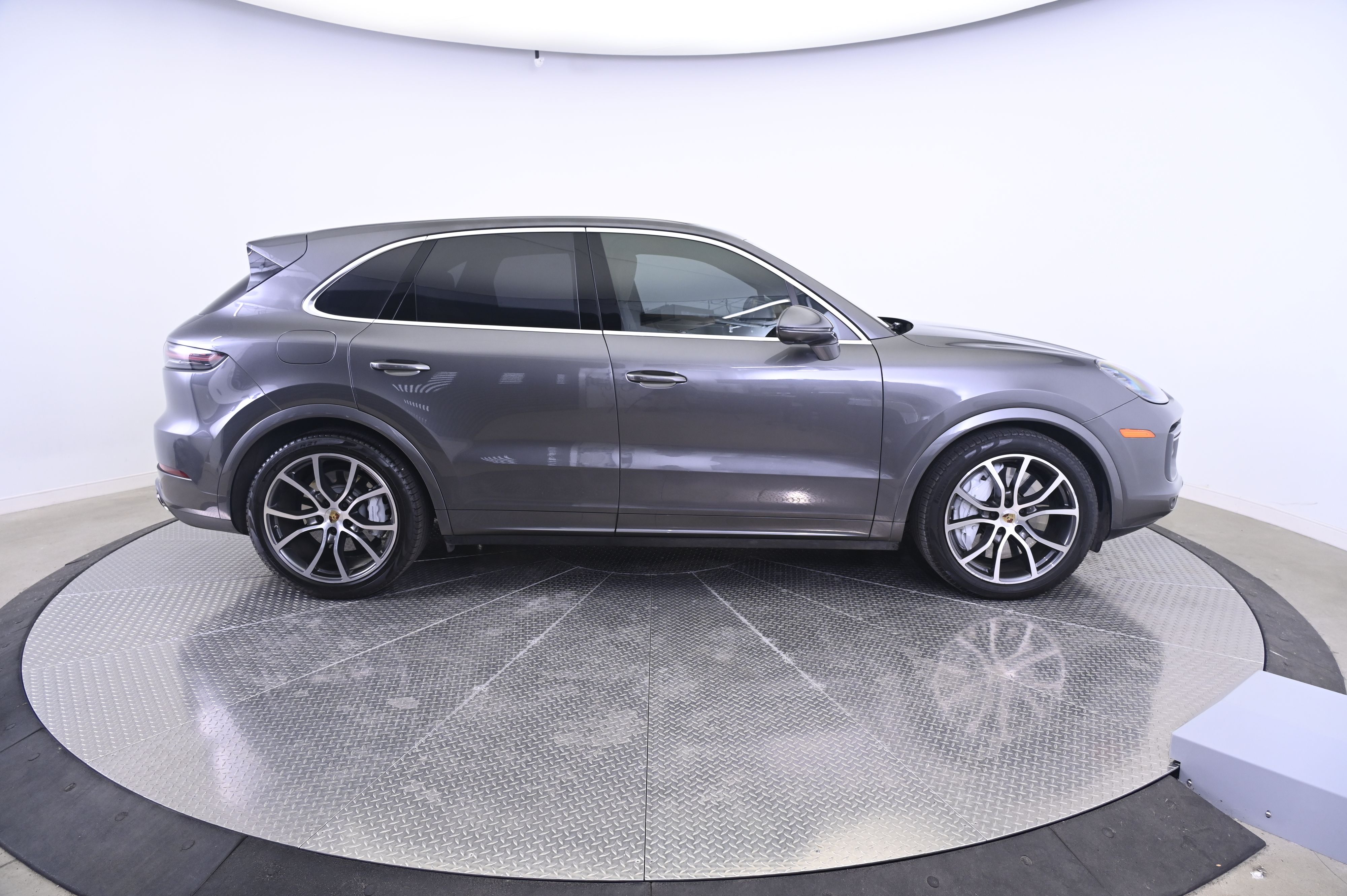 Thumbnail: 2023 Porsche Cayenne - 8