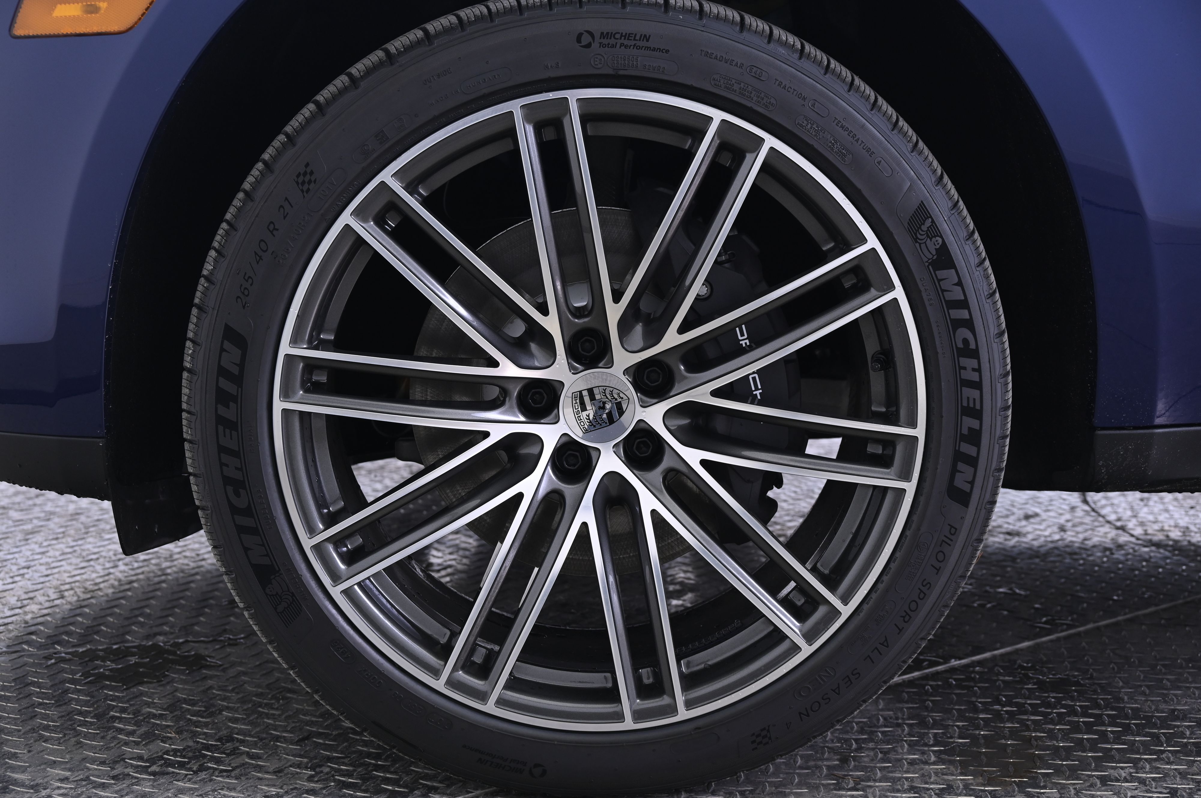 Thumbnail: 2026 Porsche Macan - 11