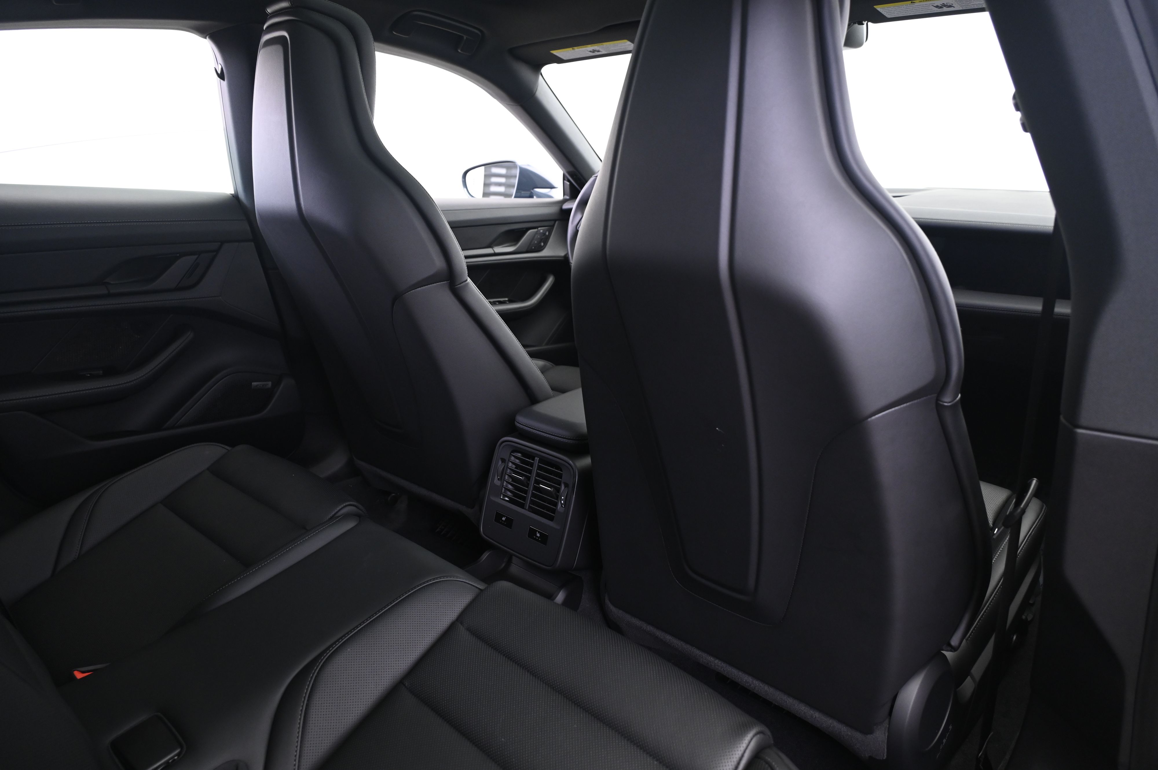 Thumbnail: 2026 Porsche Taycan - 18