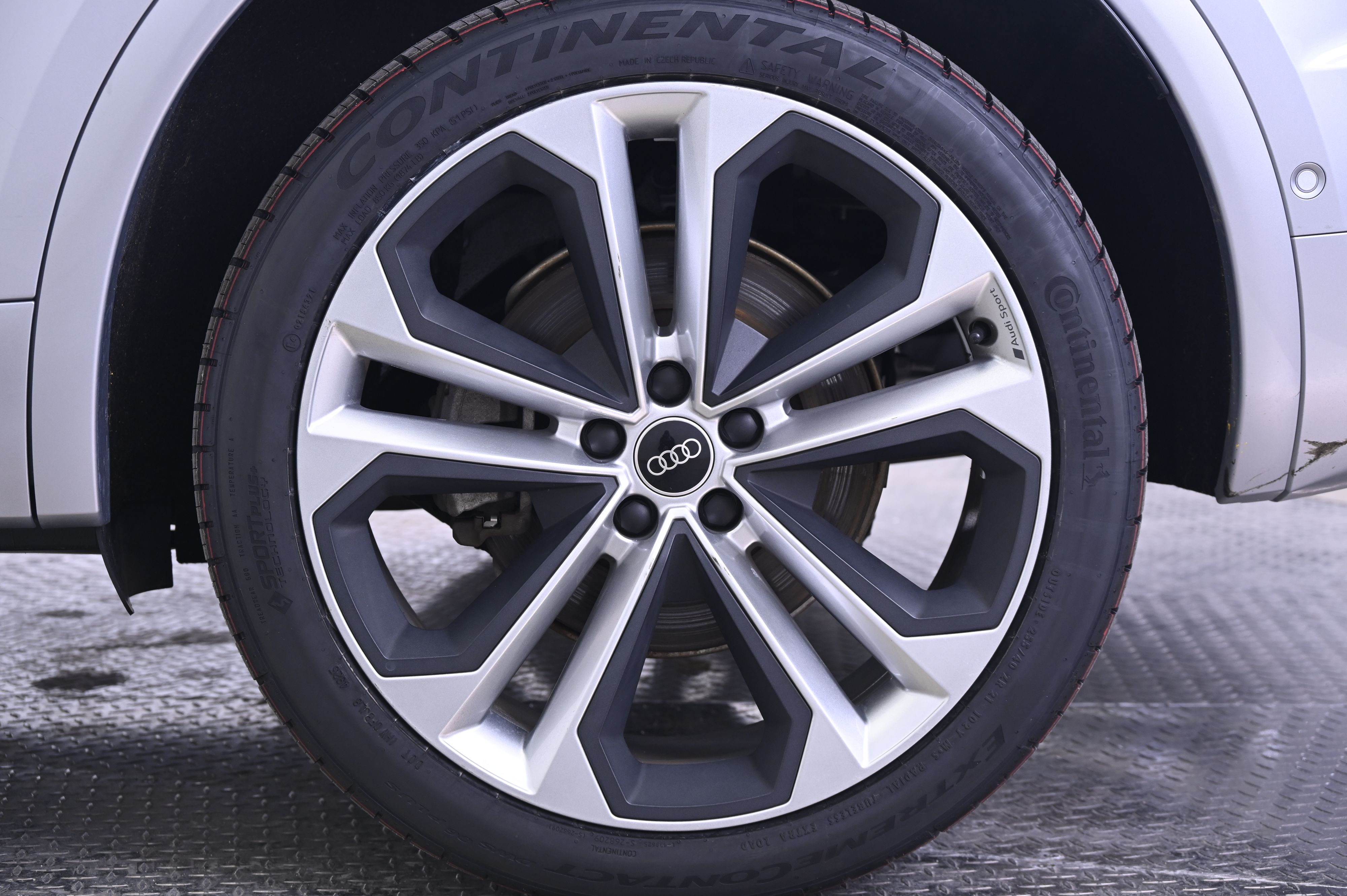 Thumbnail: 2023 Audi Q5 - 12