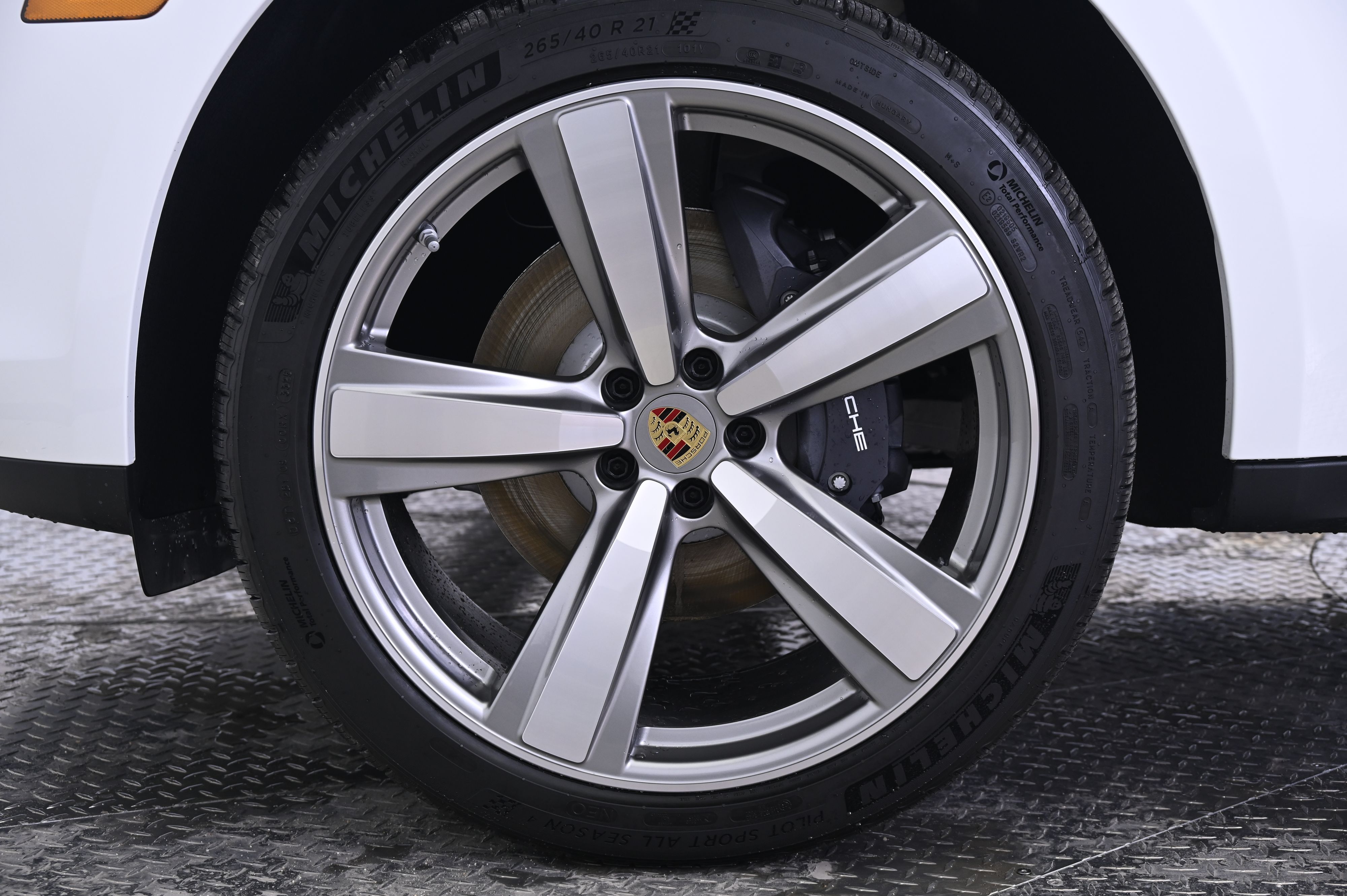 Thumbnail: 2026 Porsche Macan - 11