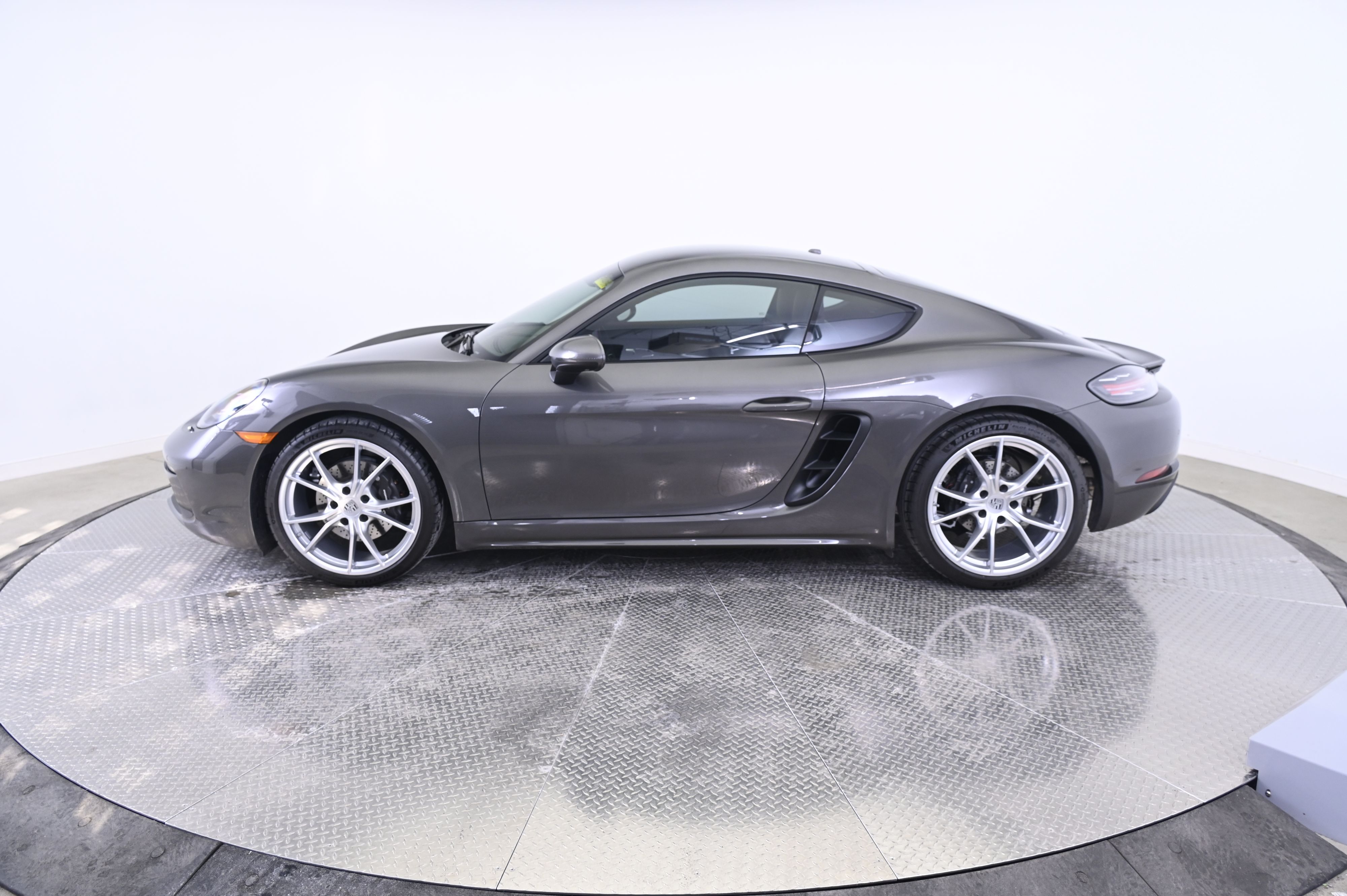 Thumbnail: 2024 Porsche 718 Cayman - 2